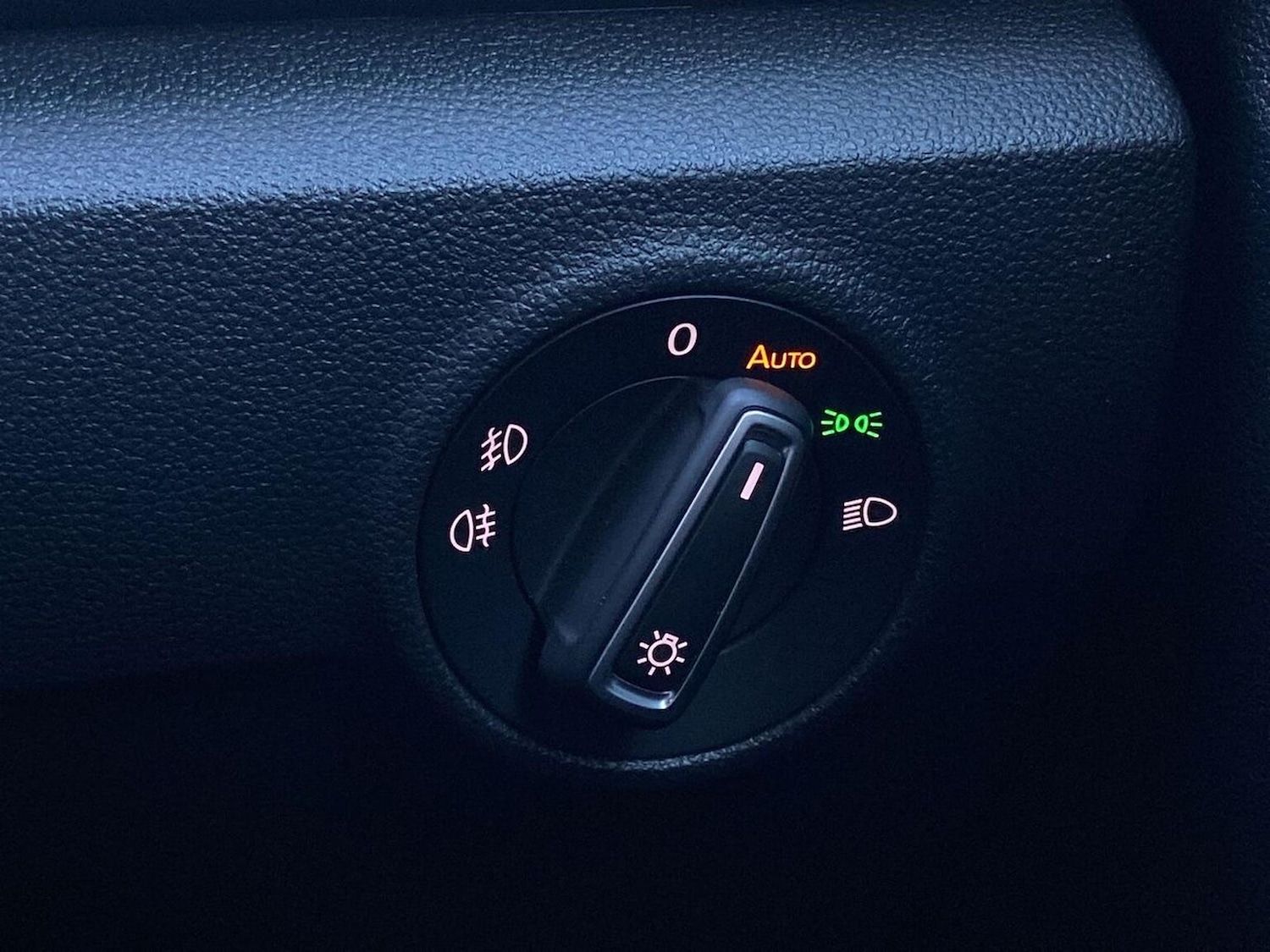 Used Volkswagen T-Roc 2019 for sale - 76785251: Photo 22