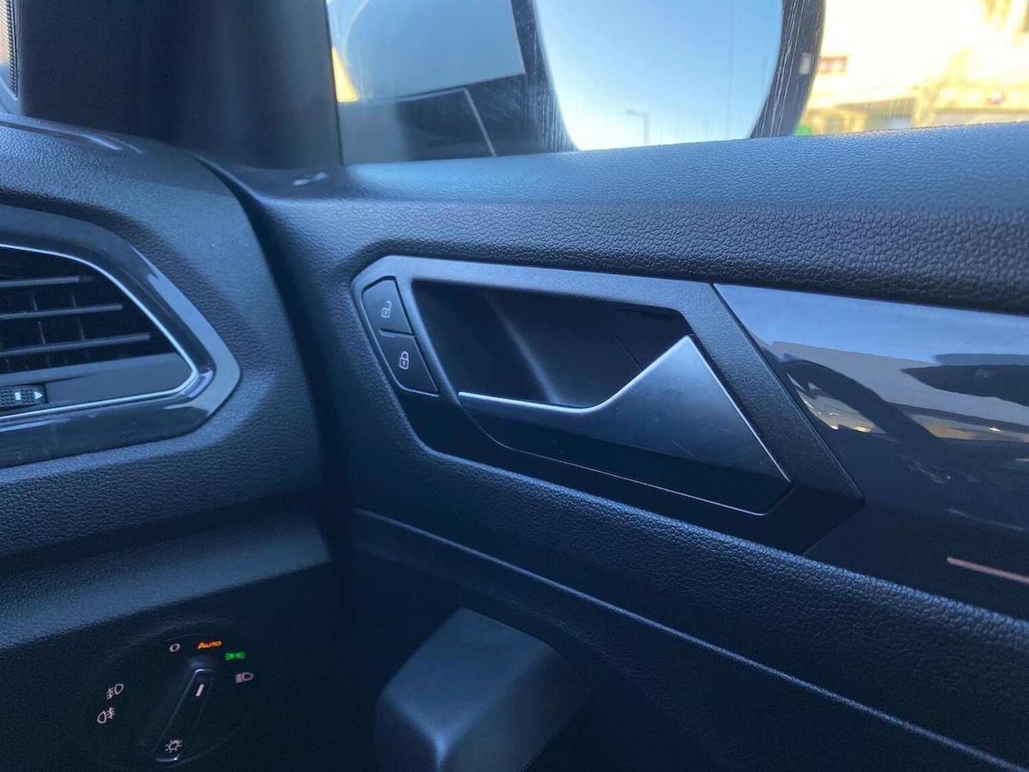 Used Volkswagen T-Roc 2019 for sale - 76785251: Photo 25