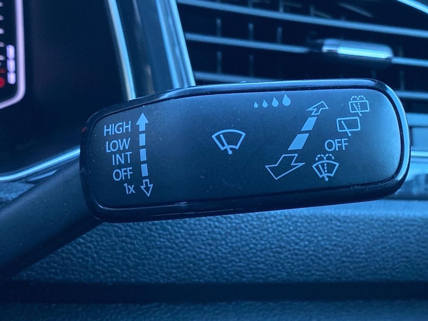 Used Volkswagen T-Roc 2019 for sale - 76785251: Photo 28