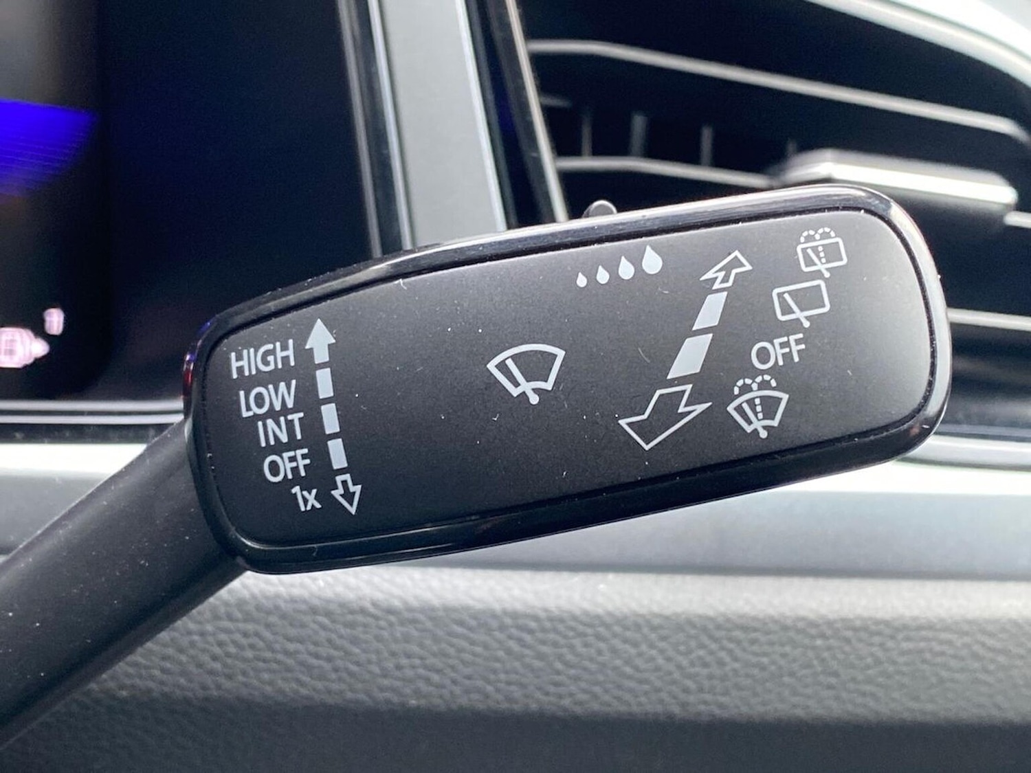 Used Volkswagen T-Roc 2022 for sale - 77069956: Photo 29