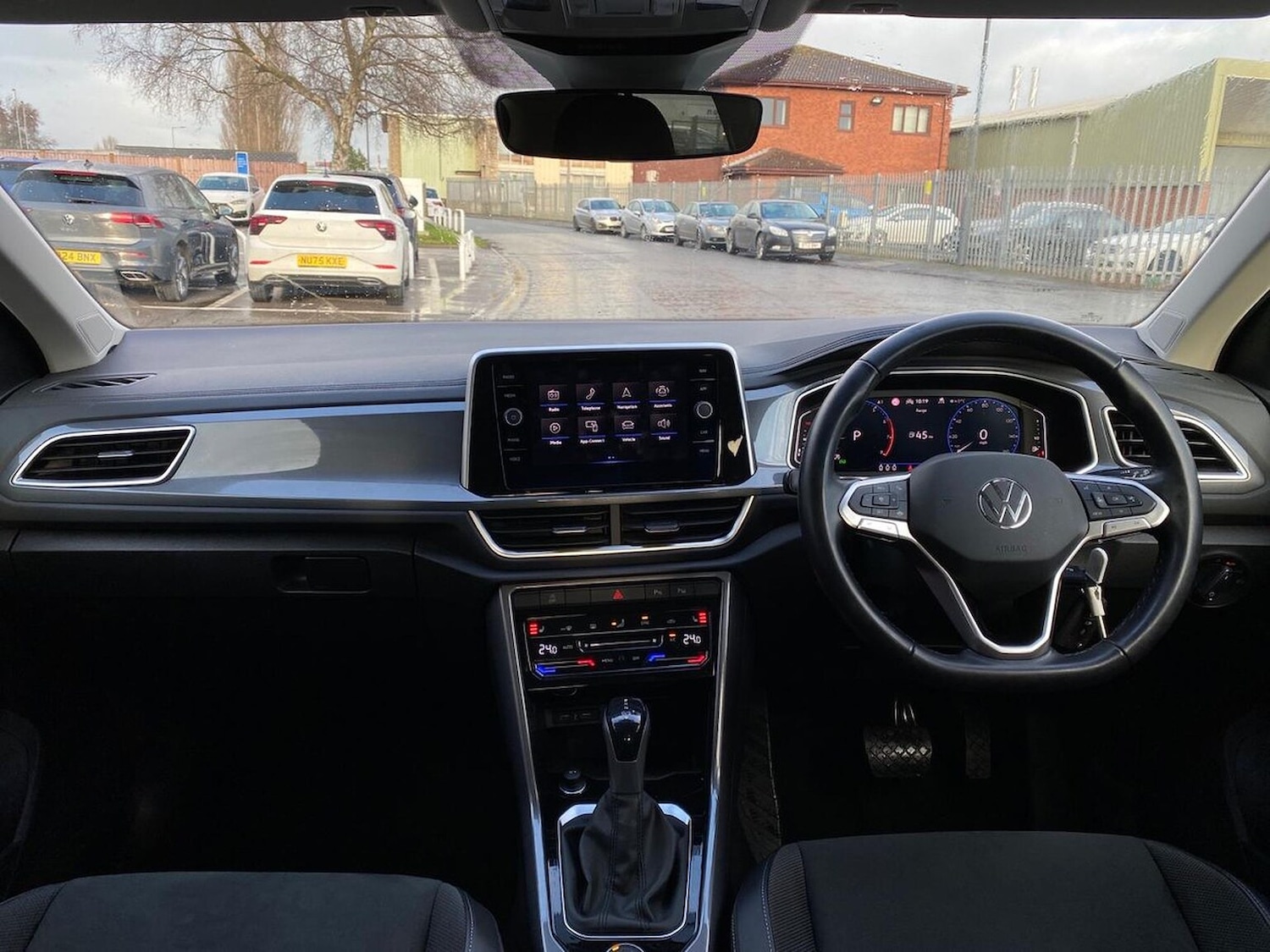 Used Volkswagen T-Roc 2022 for sale - 77069949: Photo 10