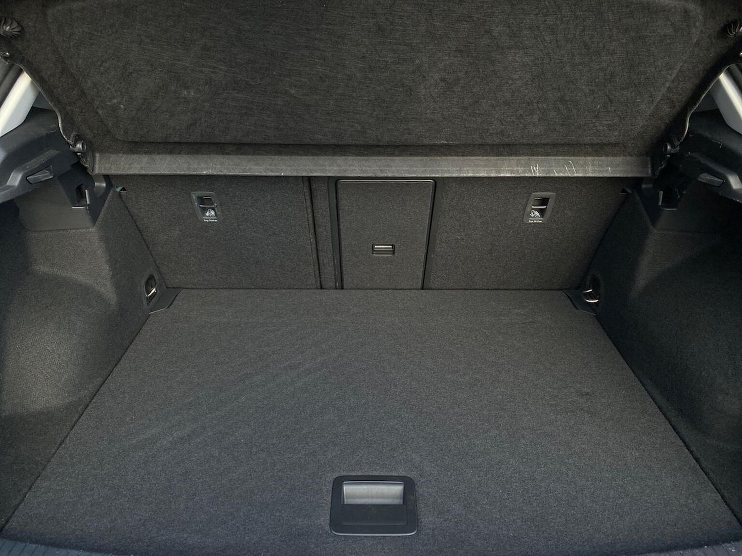 Used Volkswagen T-Roc 2022 for sale - 77069949: Photo 19