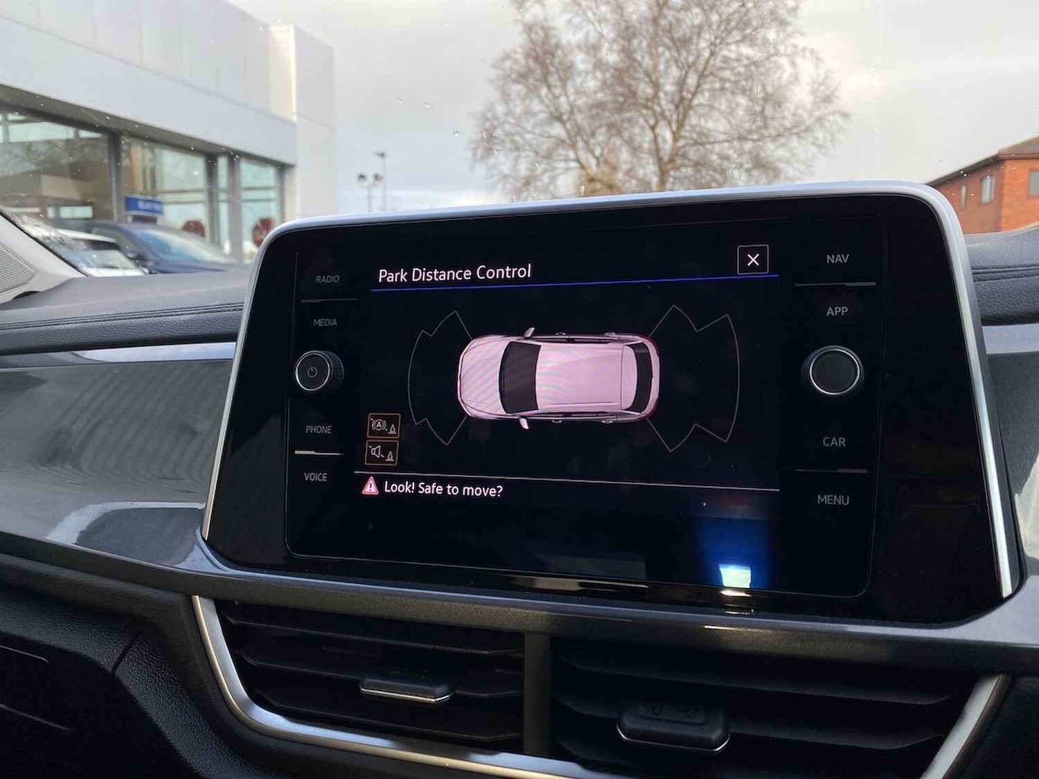 Used Volkswagen T-Roc 2022 for sale - 77069949: Photo 24