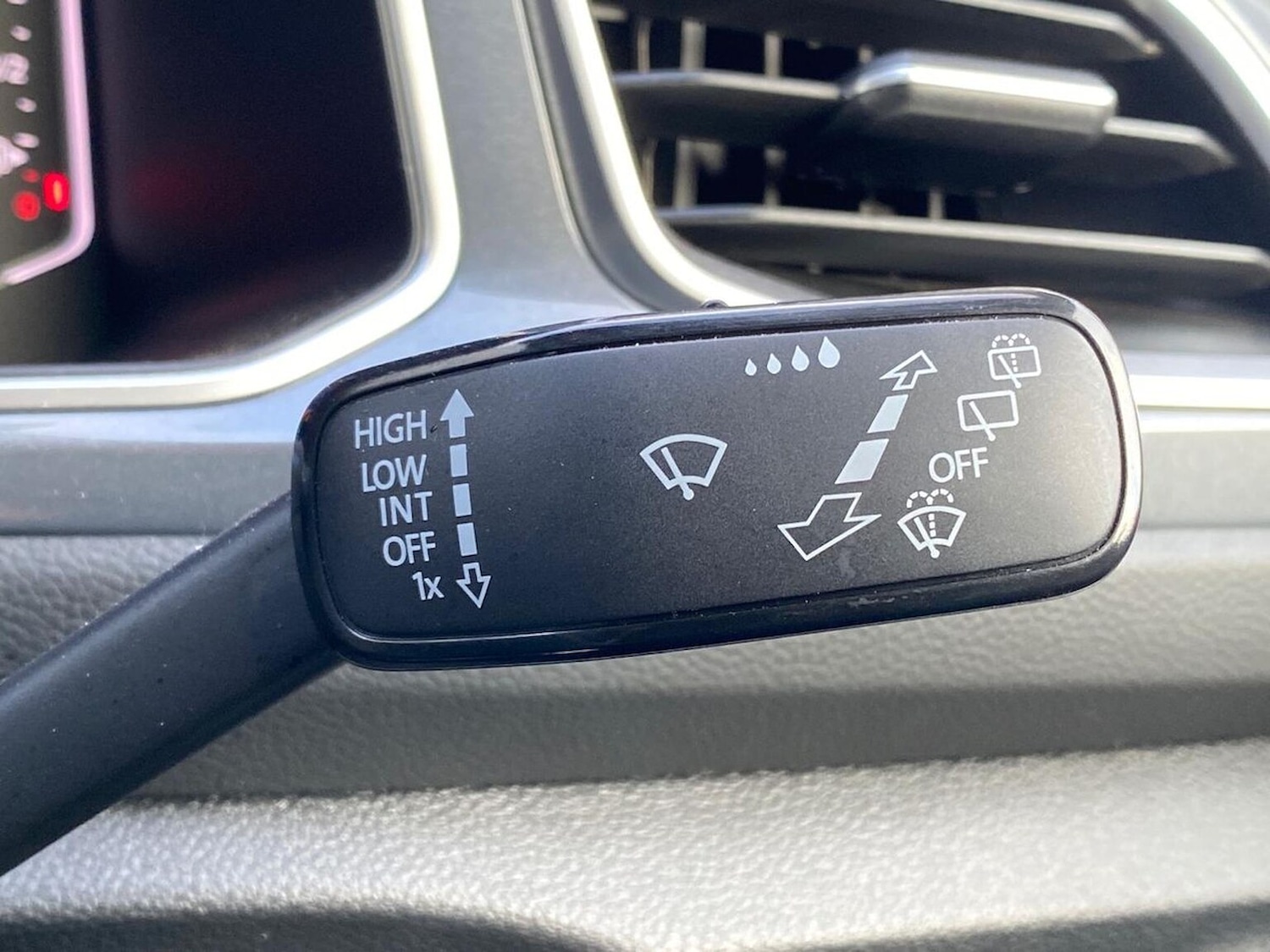 Used Volkswagen T-Roc 2022 for sale - 77069949: Photo 28