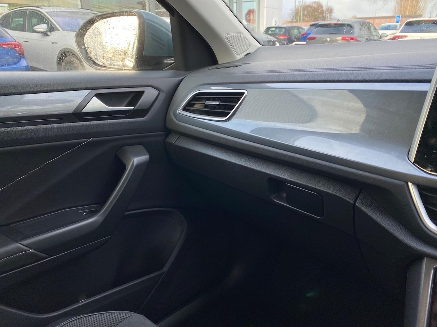 Used Volkswagen T-Roc 2022 for sale - 77069949: Photo 31