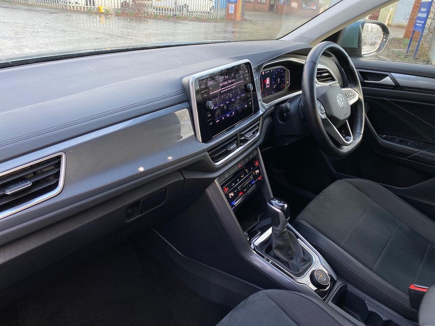 Used Volkswagen T-Roc 2022 for sale - 77069949: Photo 9