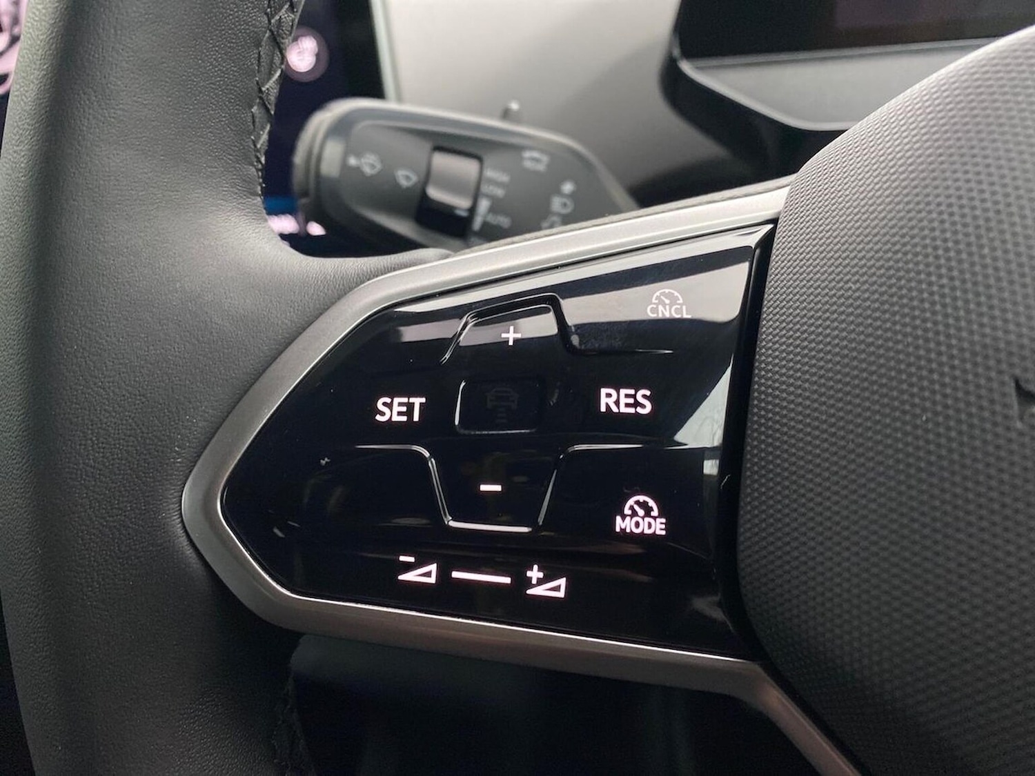 Used Volkswagen ID.4 2025 for sale - 76777325: Photo 27