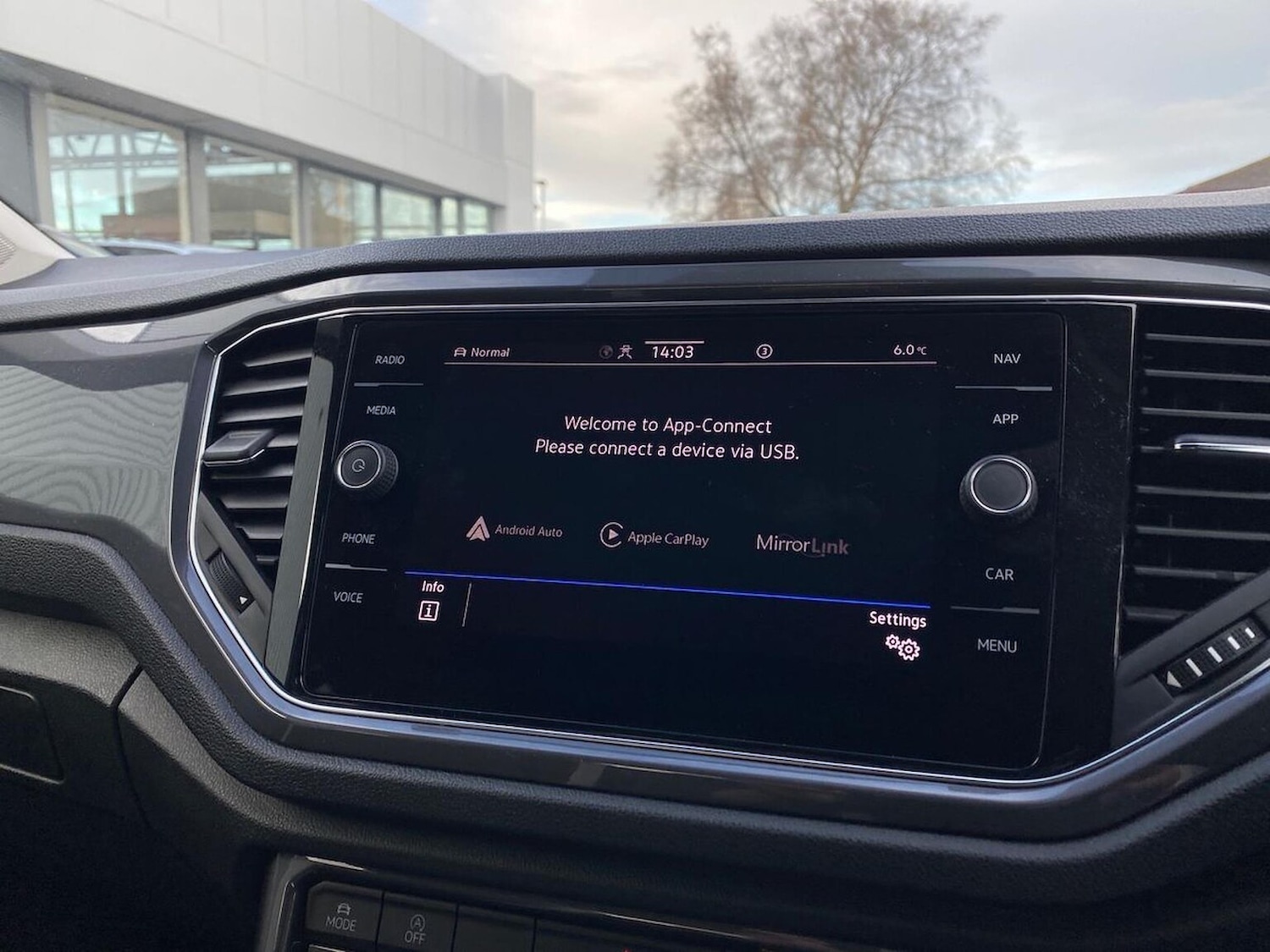 Used Volkswagen T-Roc 2021 for sale - 76628206: Photo 12