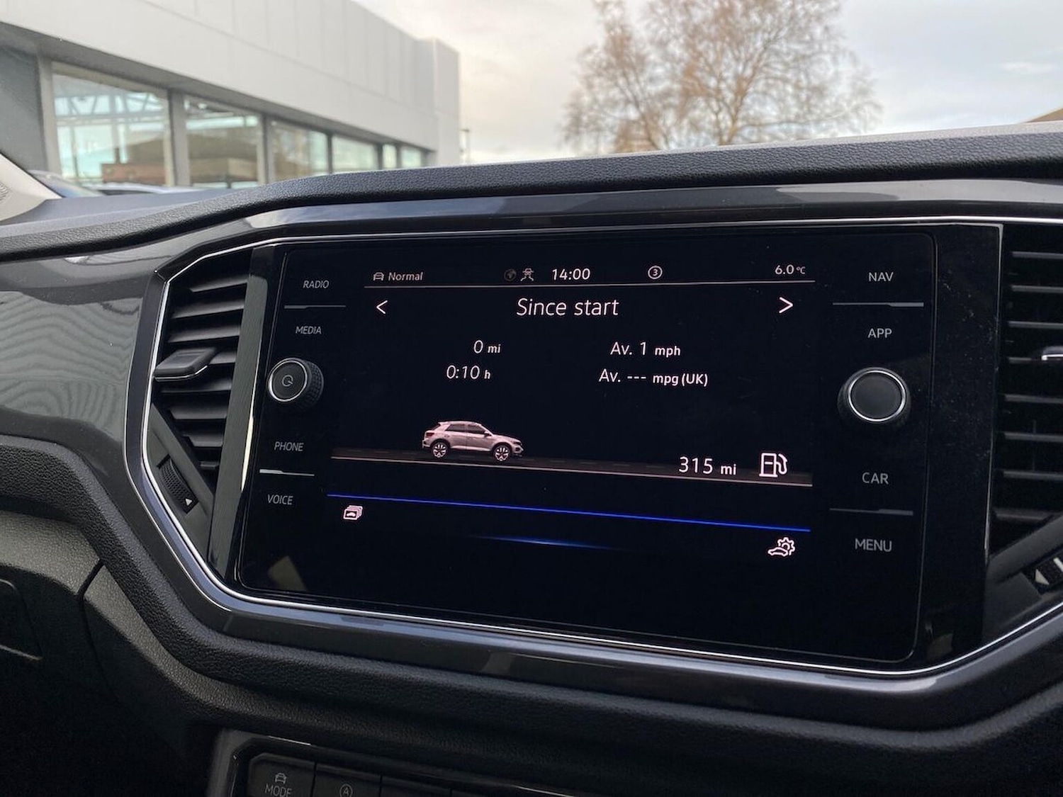 Used Volkswagen T-Roc 2021 for sale - 76628206: Photo 2