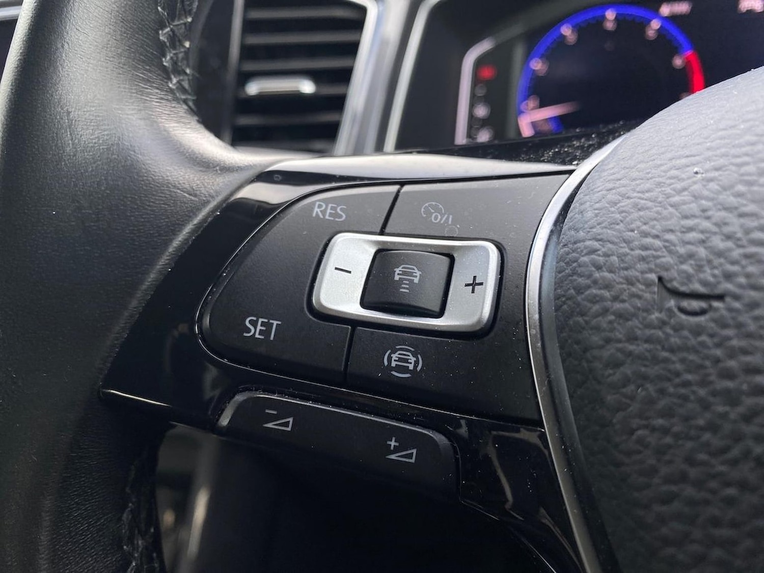 Used Volkswagen T-Roc 2021 for sale - 76628206: Photo 27