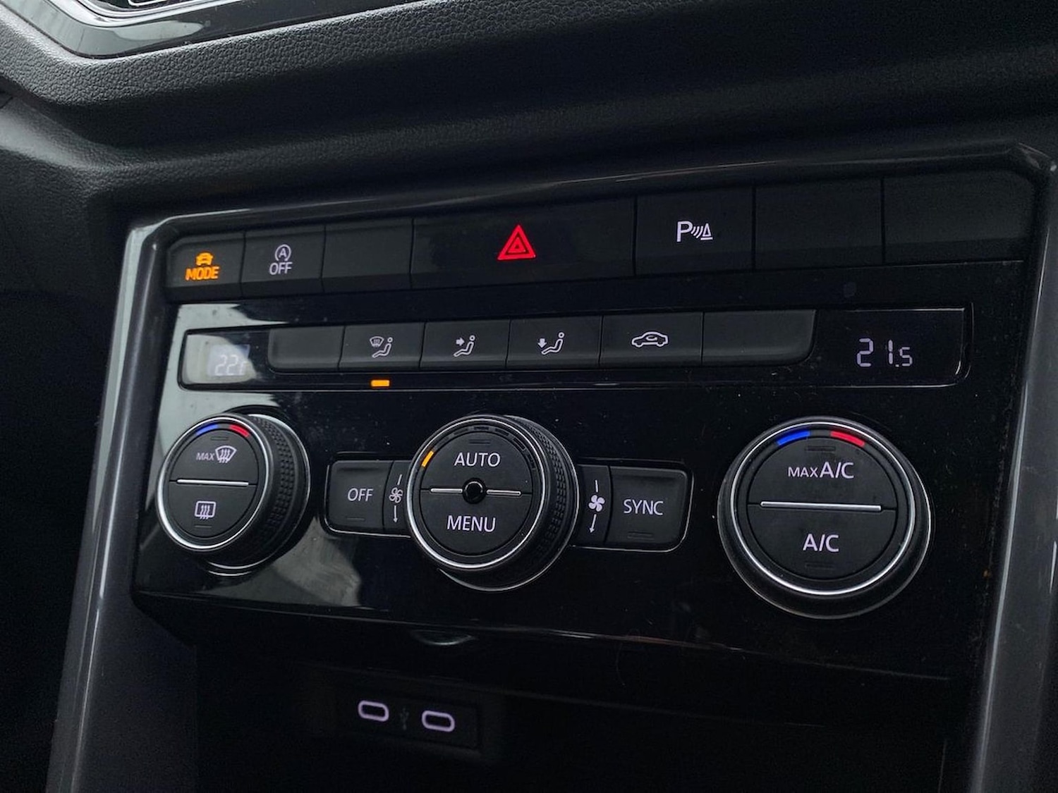 Used Volkswagen T-Roc 2021 for sale - 76720319: Photo 12