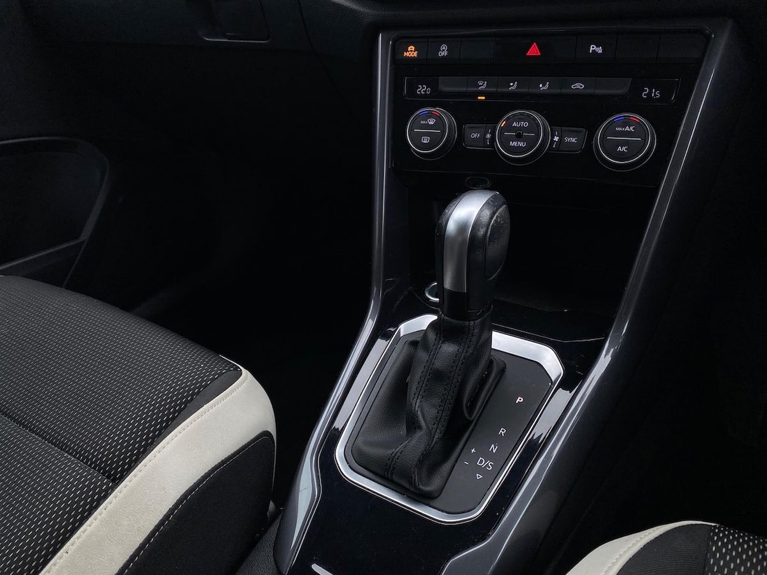 Used Volkswagen T-Roc 2021 for sale - 76720319: Photo 13