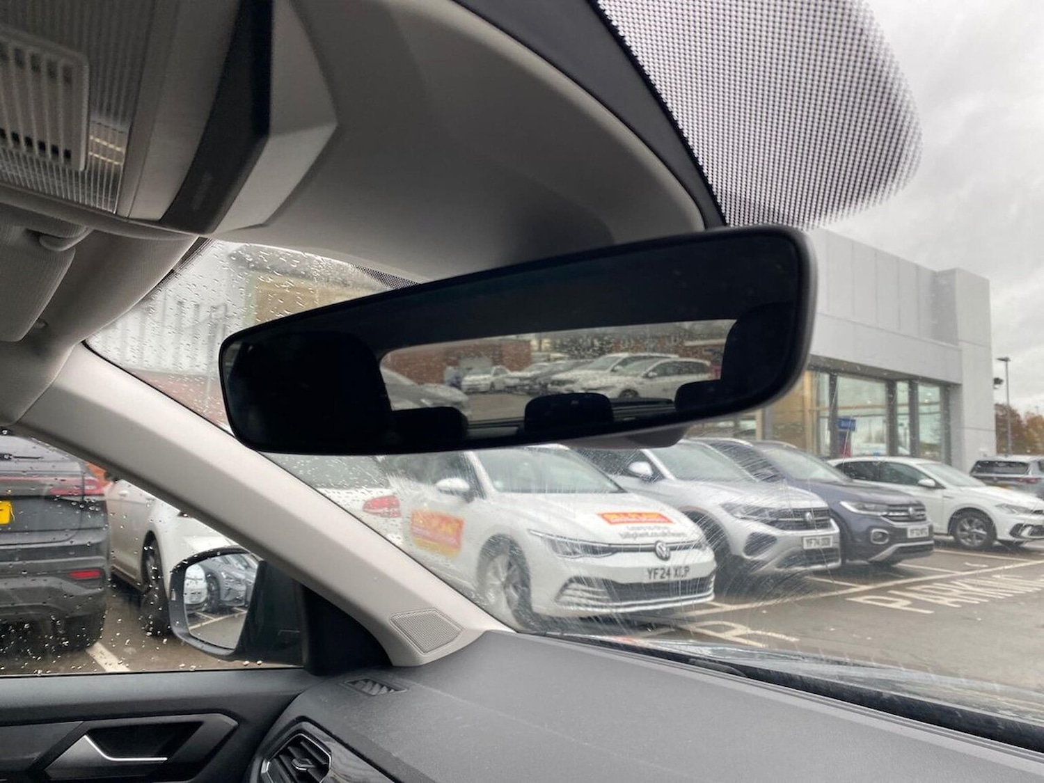 Used Volkswagen T-Roc 2021 for sale - 76720319: Photo 14