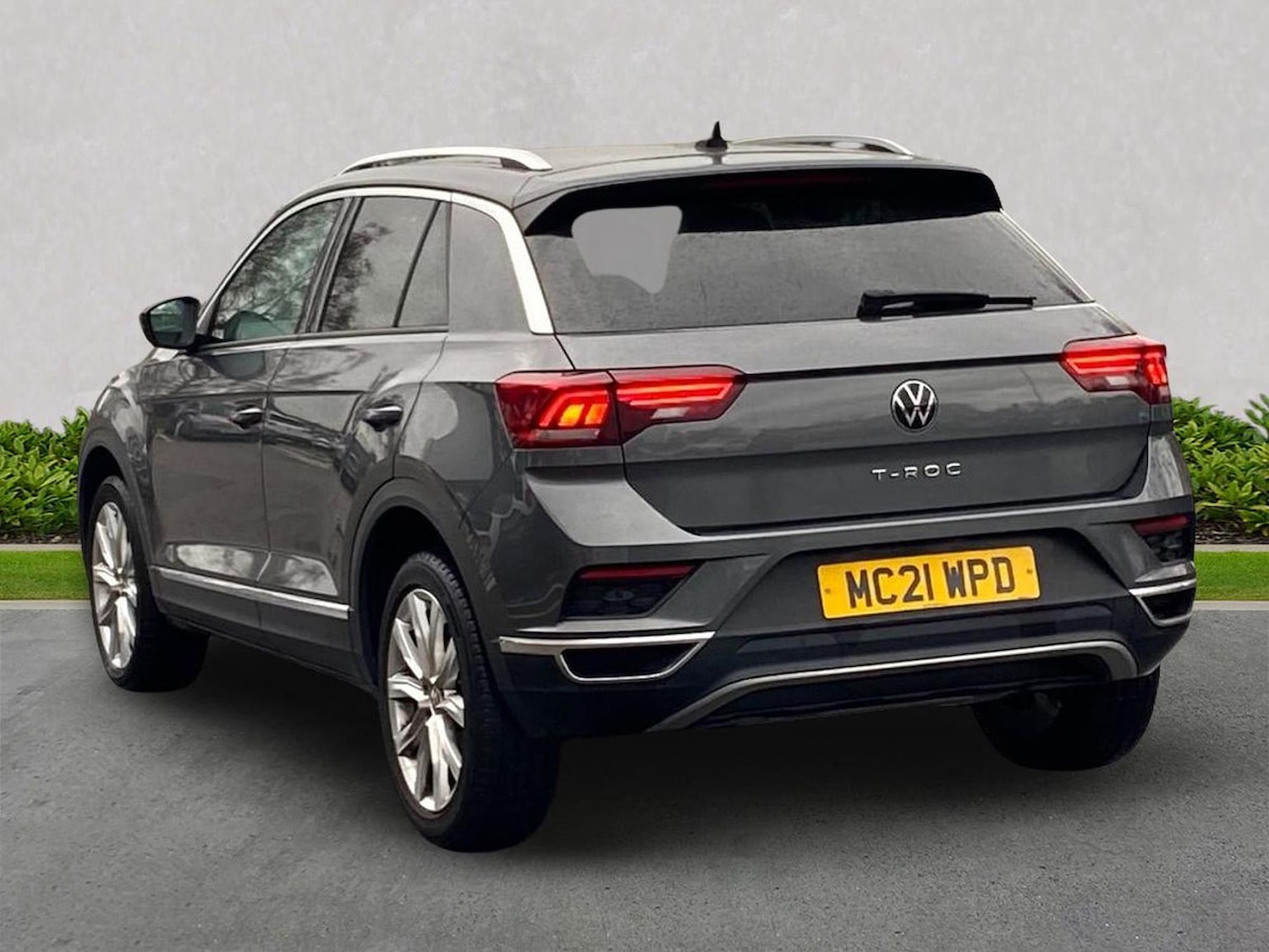 Used Volkswagen T-Roc 2021 for sale - 76720319: Photo 2