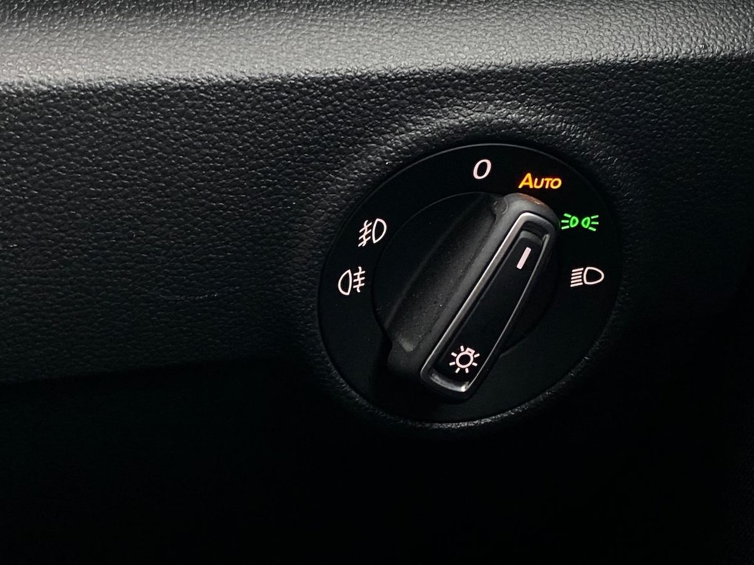 Used Volkswagen T-Roc 2021 for sale - 76720319: Photo 29