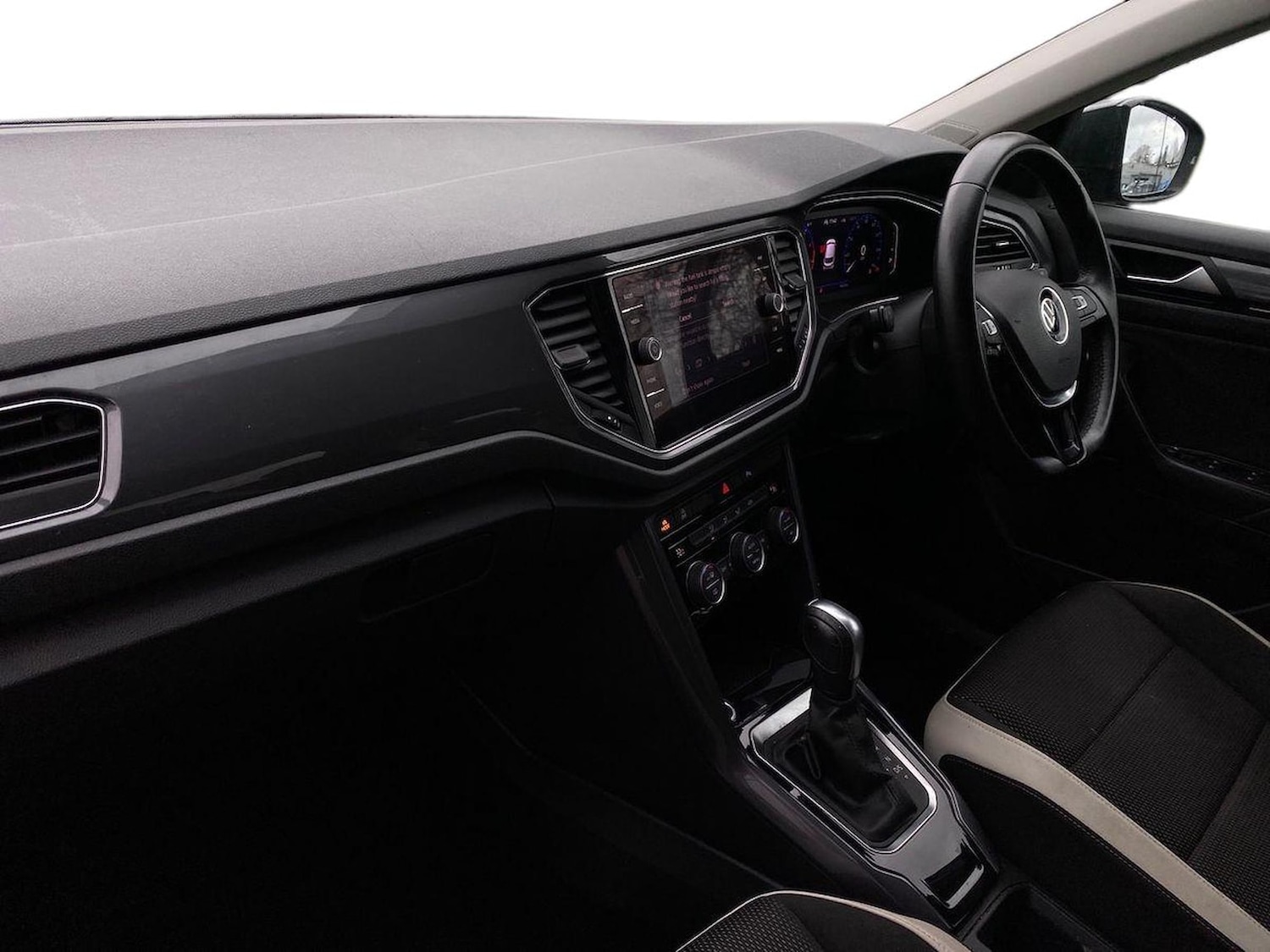 Used Volkswagen T-Roc 2021 for sale - 76720319: Photo 7