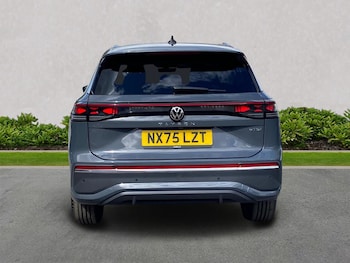 Used Volkswagen Touran 2025 for sale - 75907682: Photo
