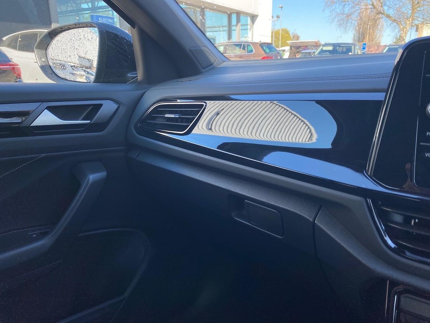 Used Volkswagen T-Roc 2026 for sale - 78194376: Photo 29