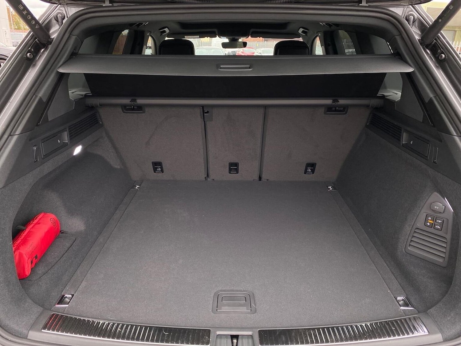 Used Volkswagen Touareg 2025 for sale - 76532481: Photo 18