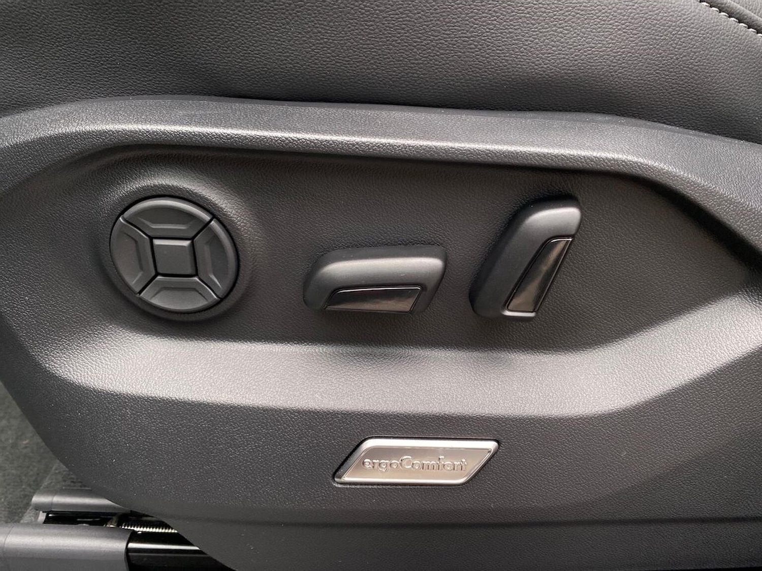 Used Volkswagen Touareg 2025 for sale - 76532481: Photo 31