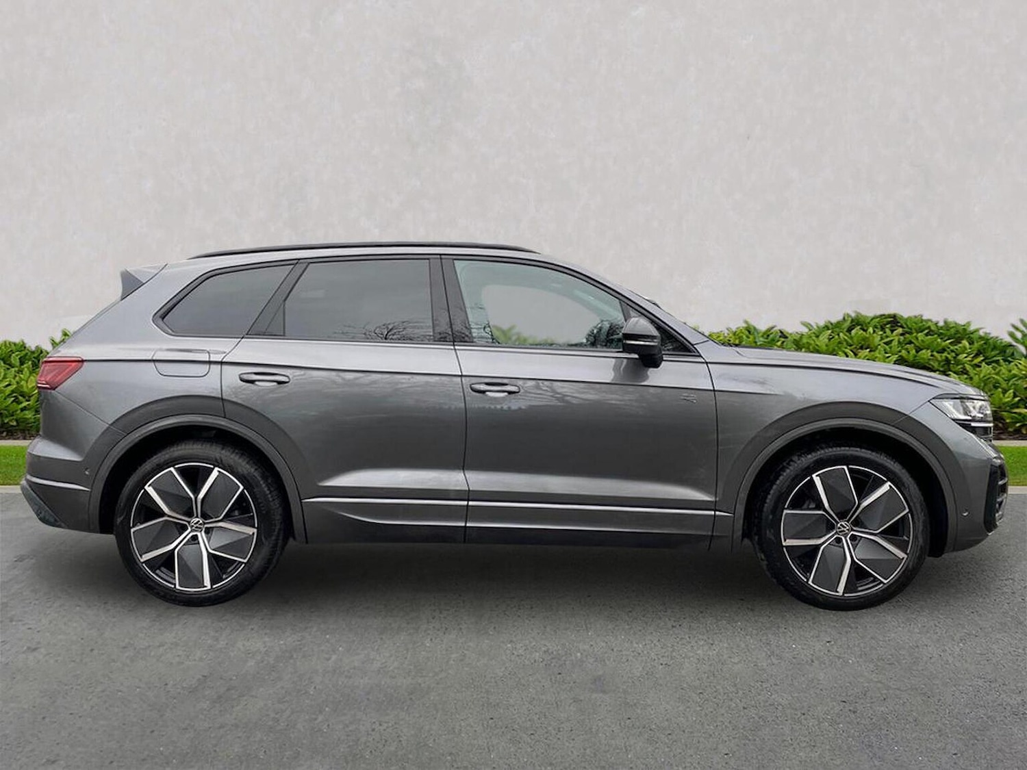 Used Volkswagen Touareg 2025 for sale - 76532481: Photo 4