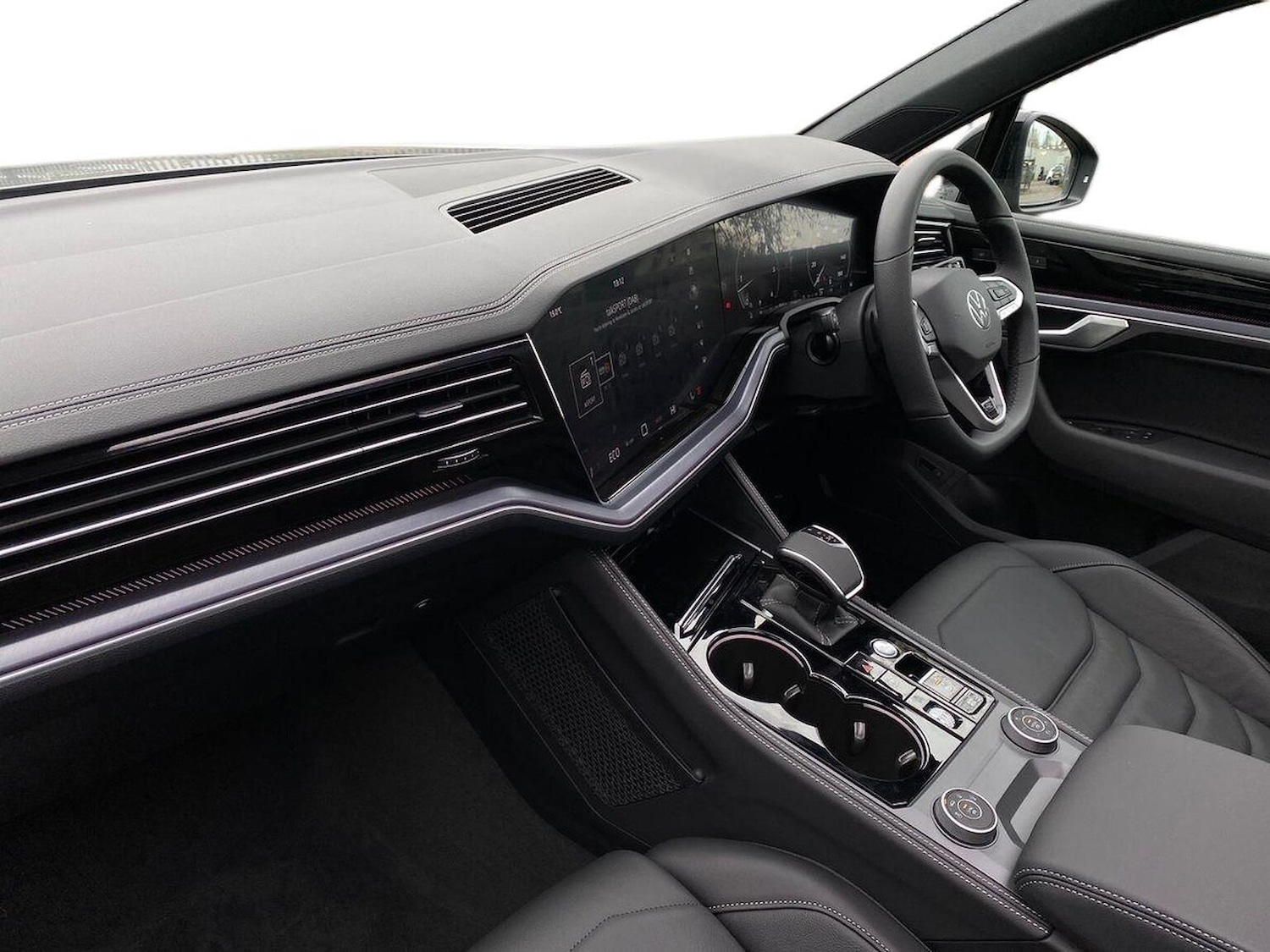 Used Volkswagen Touareg 2025 for sale - 76532481: Photo 8