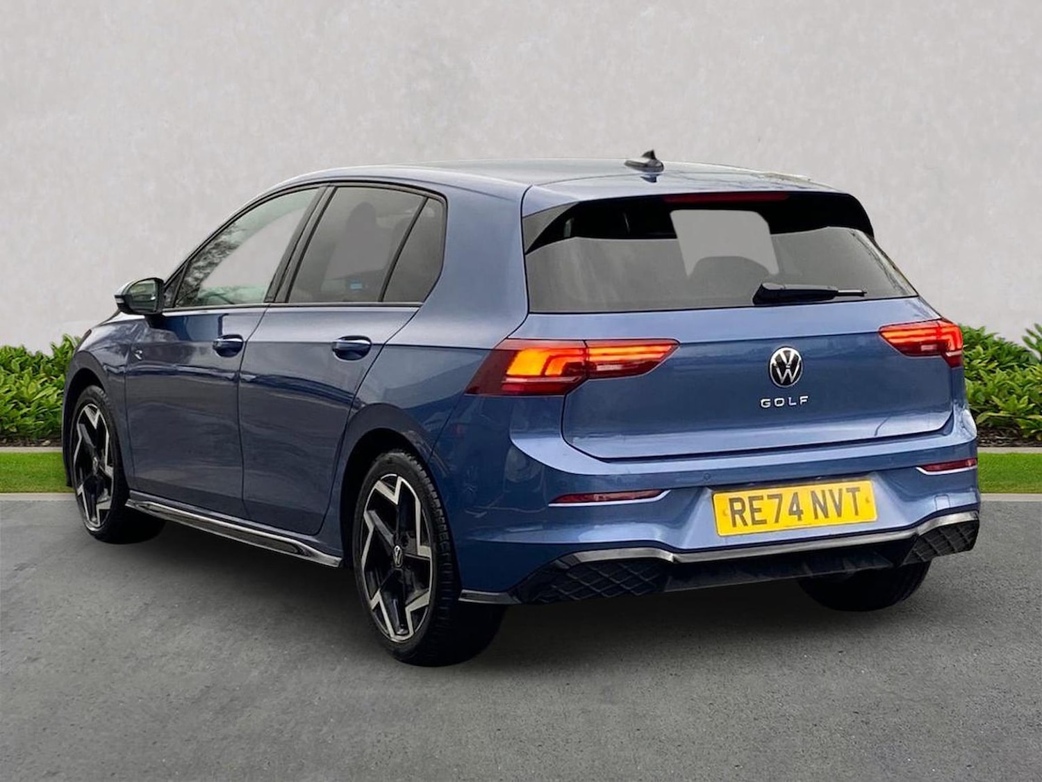 Used Volkswagen Golf 2025 for sale - 76720315: Photo 2