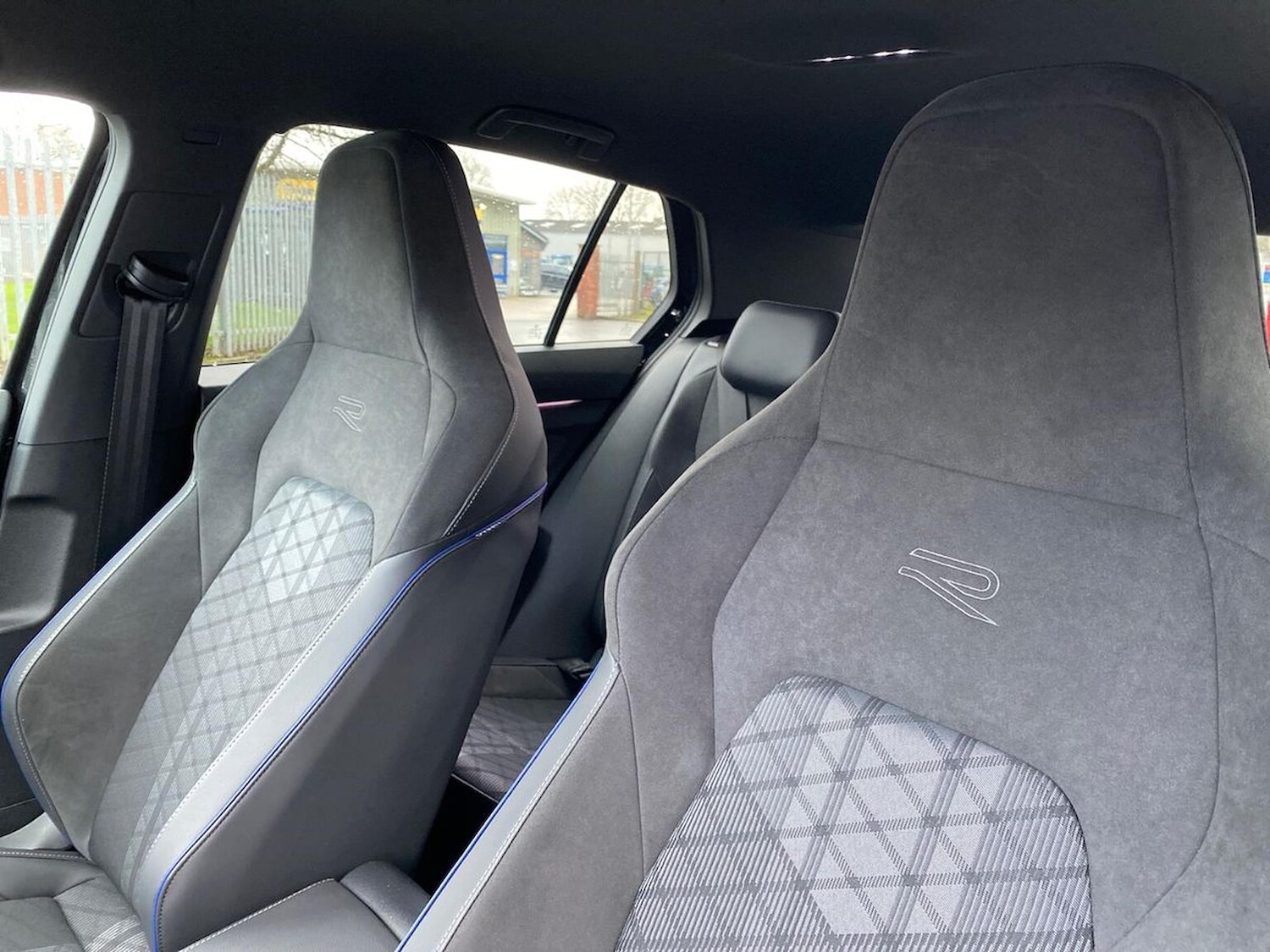 Used Volkswagen Golf 2025 for sale - 77872133: Photo 31