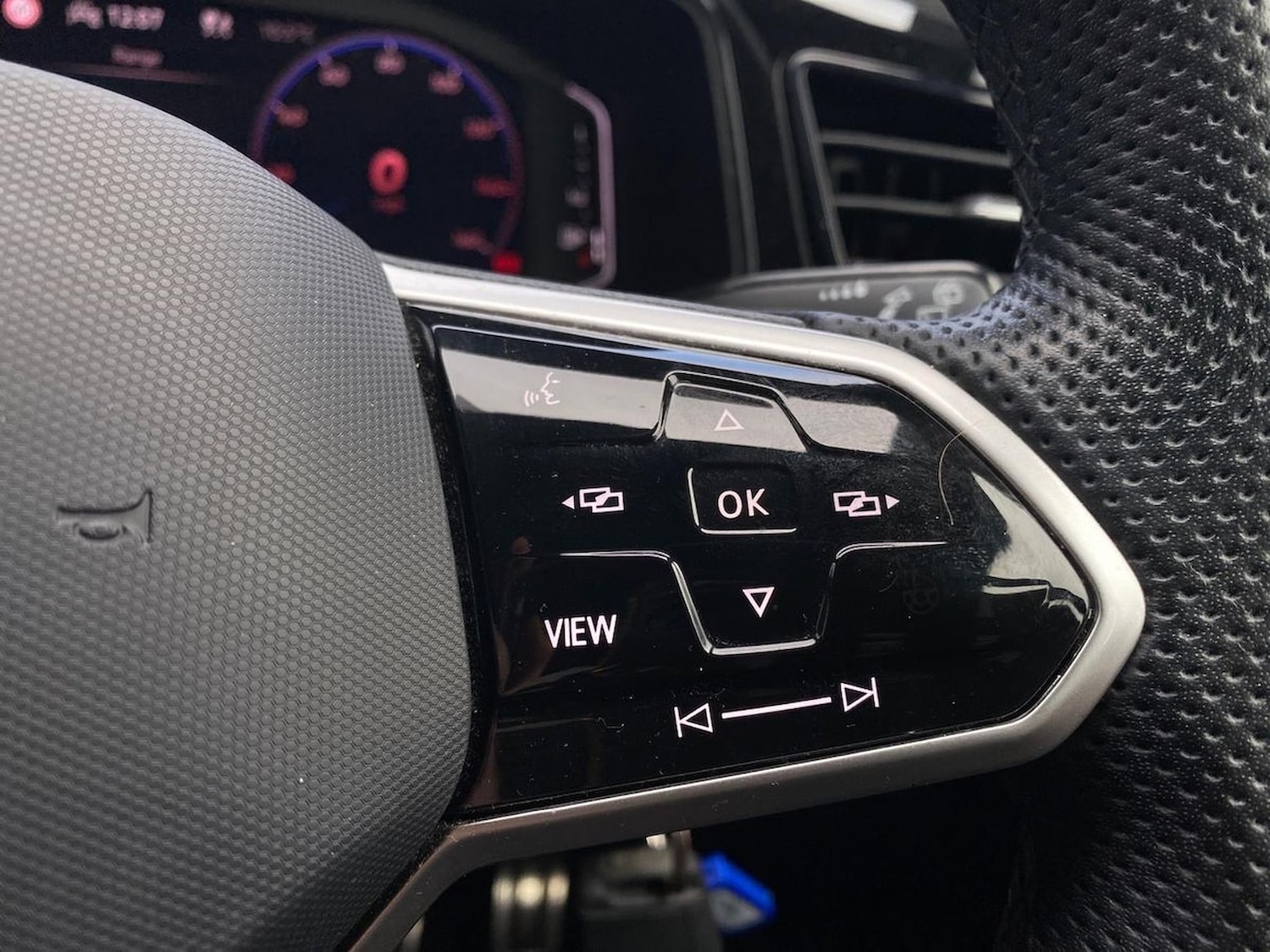 Used Volkswagen T-Roc 2023 for sale - 78194111: Photo 25