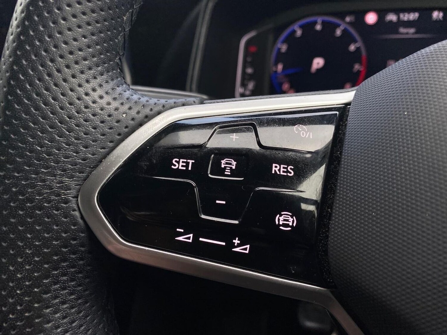 Used Volkswagen T-Roc 2023 for sale - 78194111: Photo 26