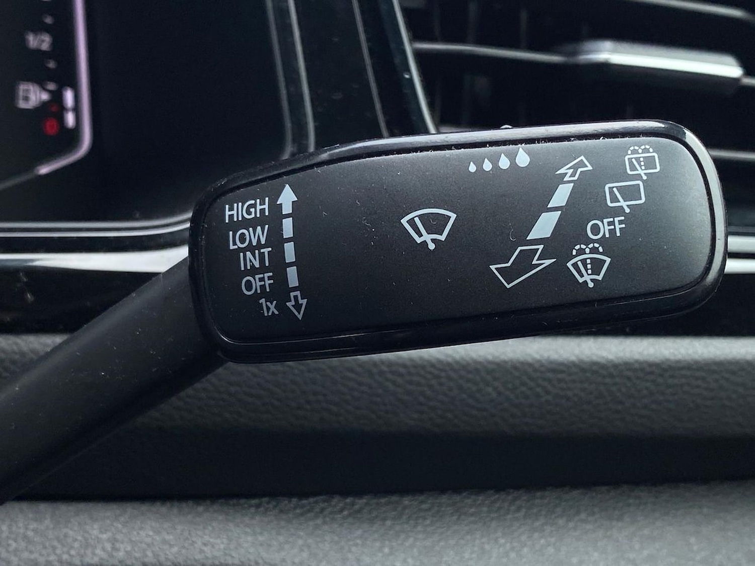 Used Volkswagen T-Roc 2023 for sale - 78194111: Photo 27