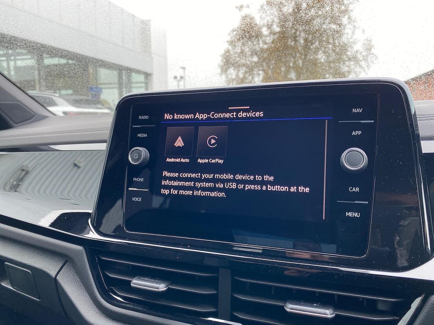 Used Volkswagen T-Roc 2025 for sale - 76450573: Photo 11