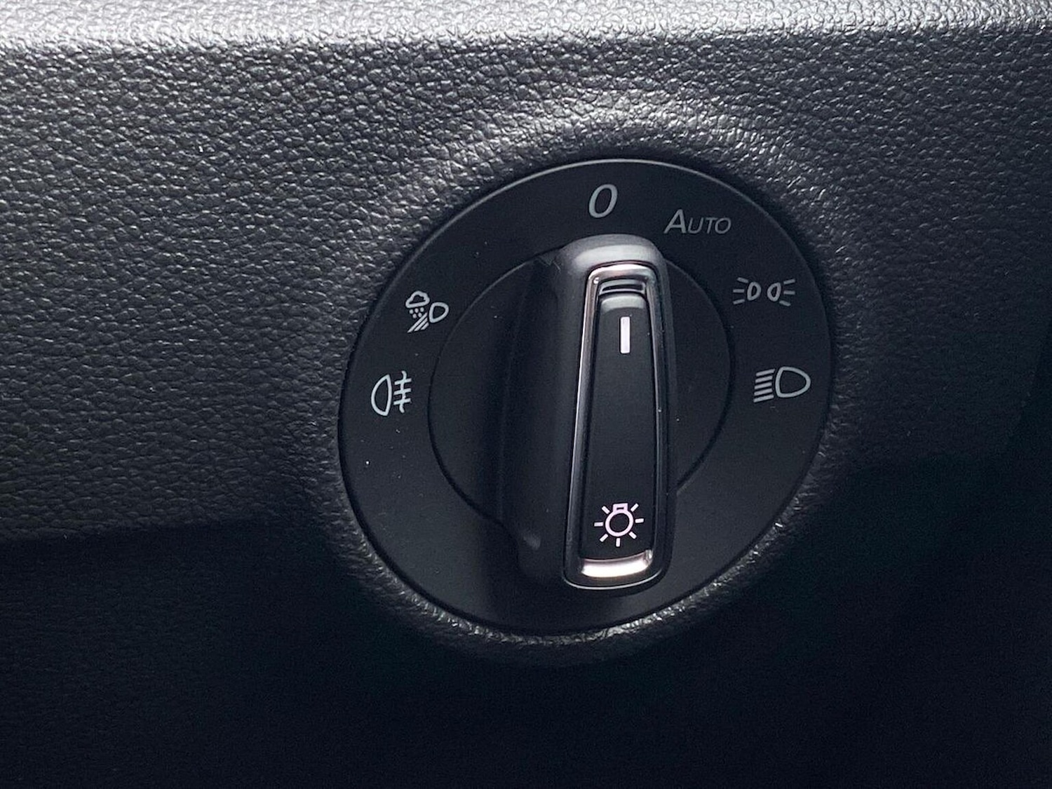 Used Volkswagen T-Roc 2025 for sale - 76450573: Photo 22