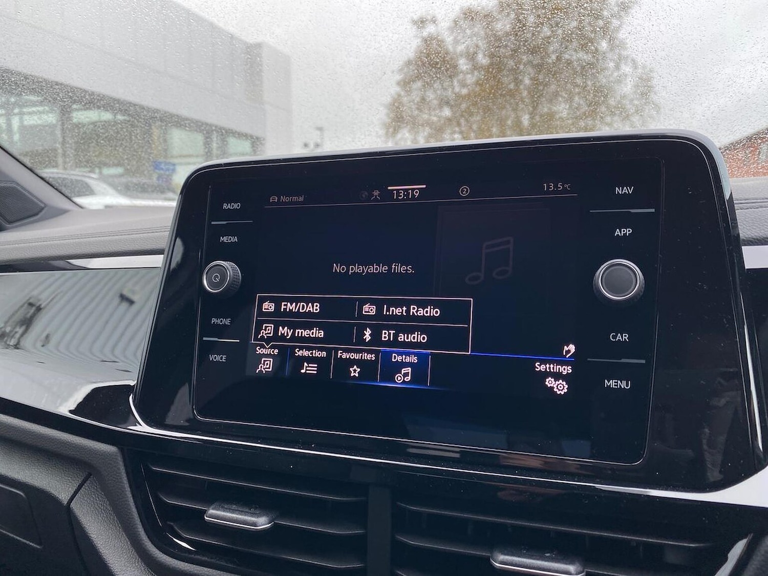 Used Volkswagen T-Roc 2025 for sale - 76450573: Photo 25