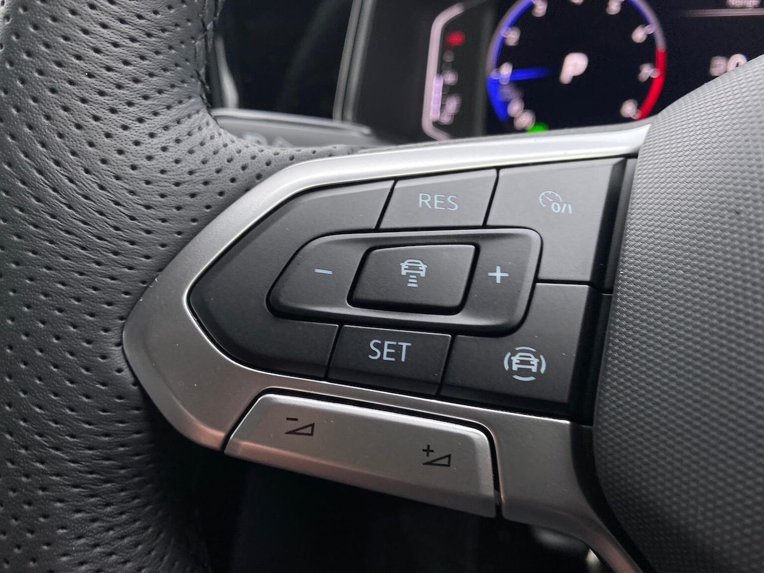 Used Volkswagen T-Roc 2025 for sale - 76450573: Photo 27