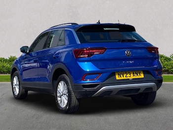 Used Volkswagen T-Roc 2023 for sale - 75490331: Photo