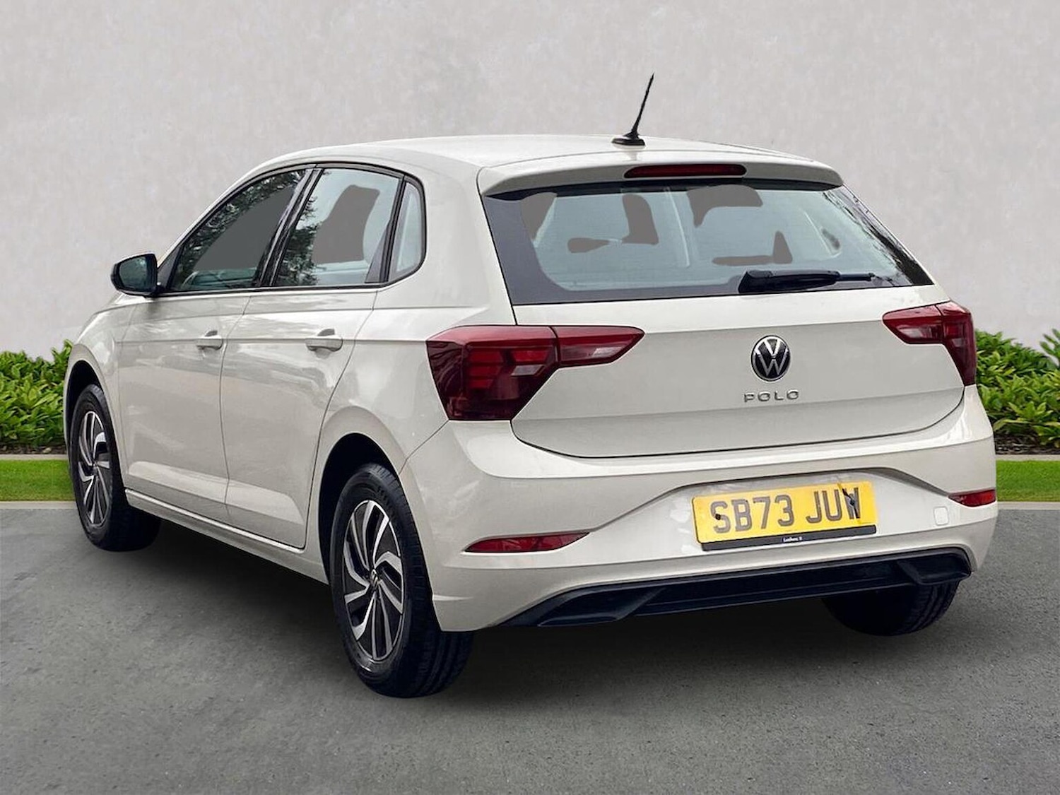 Used Volkswagen Polo 2023 for sale - 76504965: Photo 2