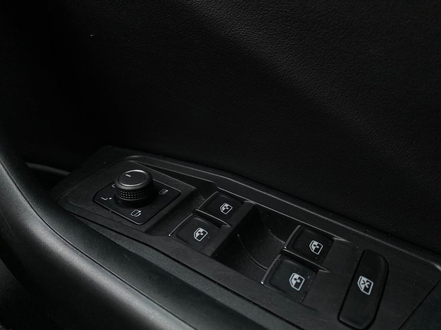 Used Volkswagen T-Roc 2021 for sale - 76455313: Photo 22