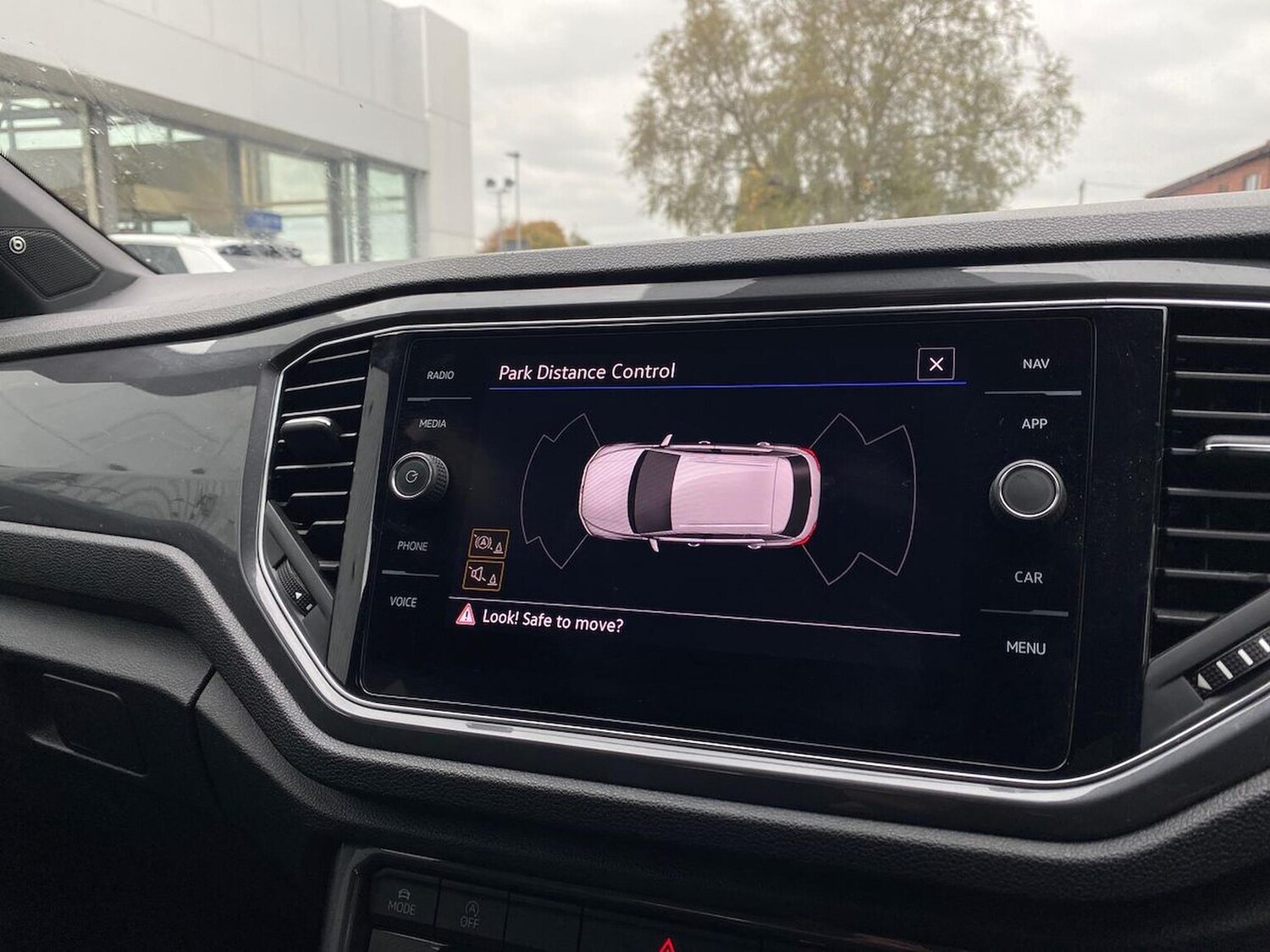 Used Volkswagen T-Roc 2021 for sale - 76455313: Photo 24