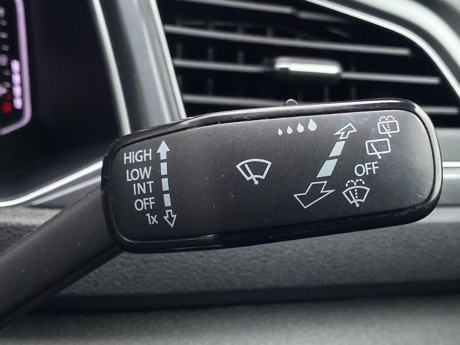 Used Volkswagen T-Roc 2021 for sale - 76455313: Photo 29