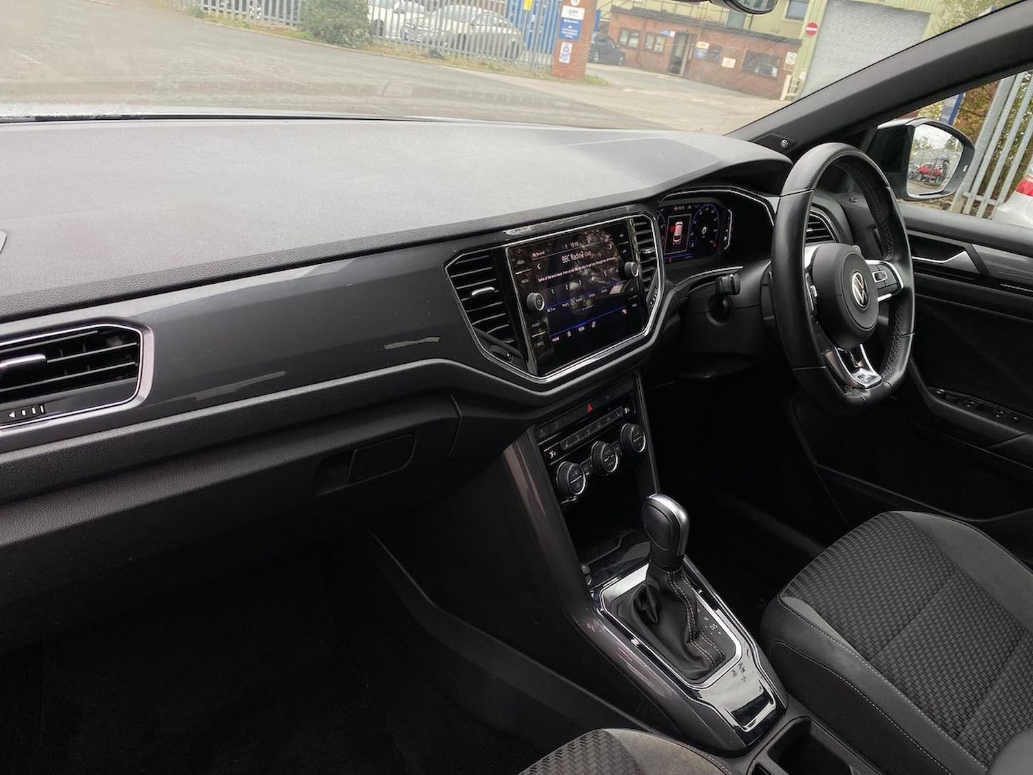 Used Volkswagen T-Roc 2021 for sale - 76455313: Photo 8