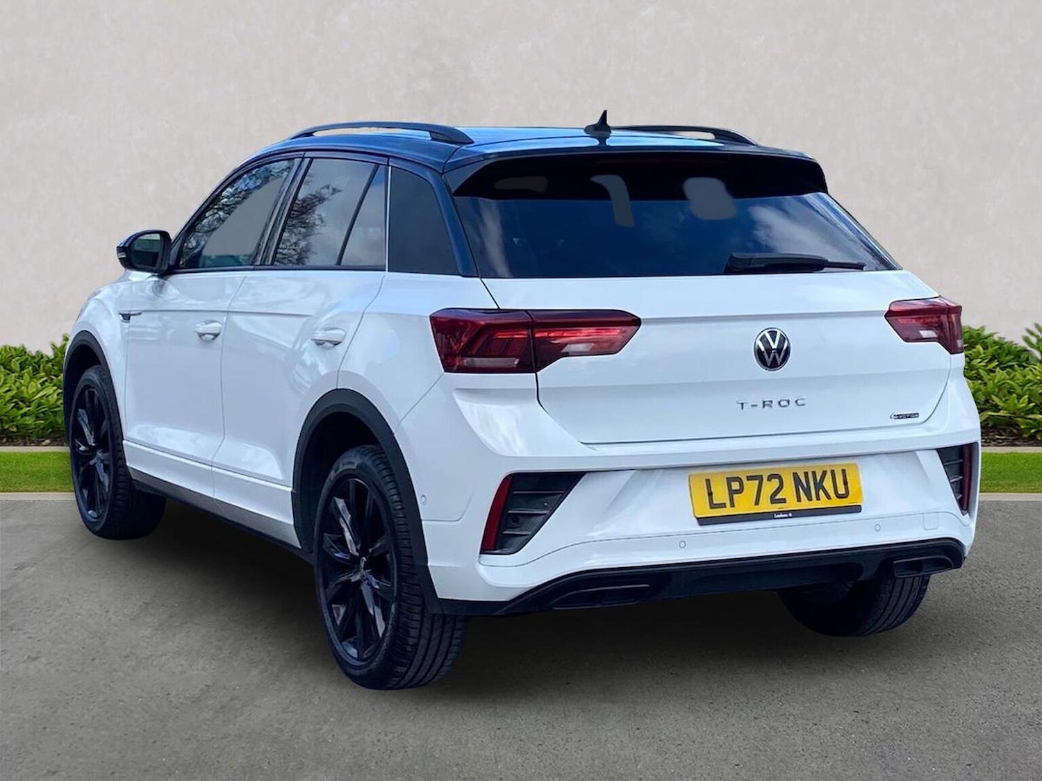 Used Volkswagen T-Roc 2023 for sale - 78131818: Photo 2