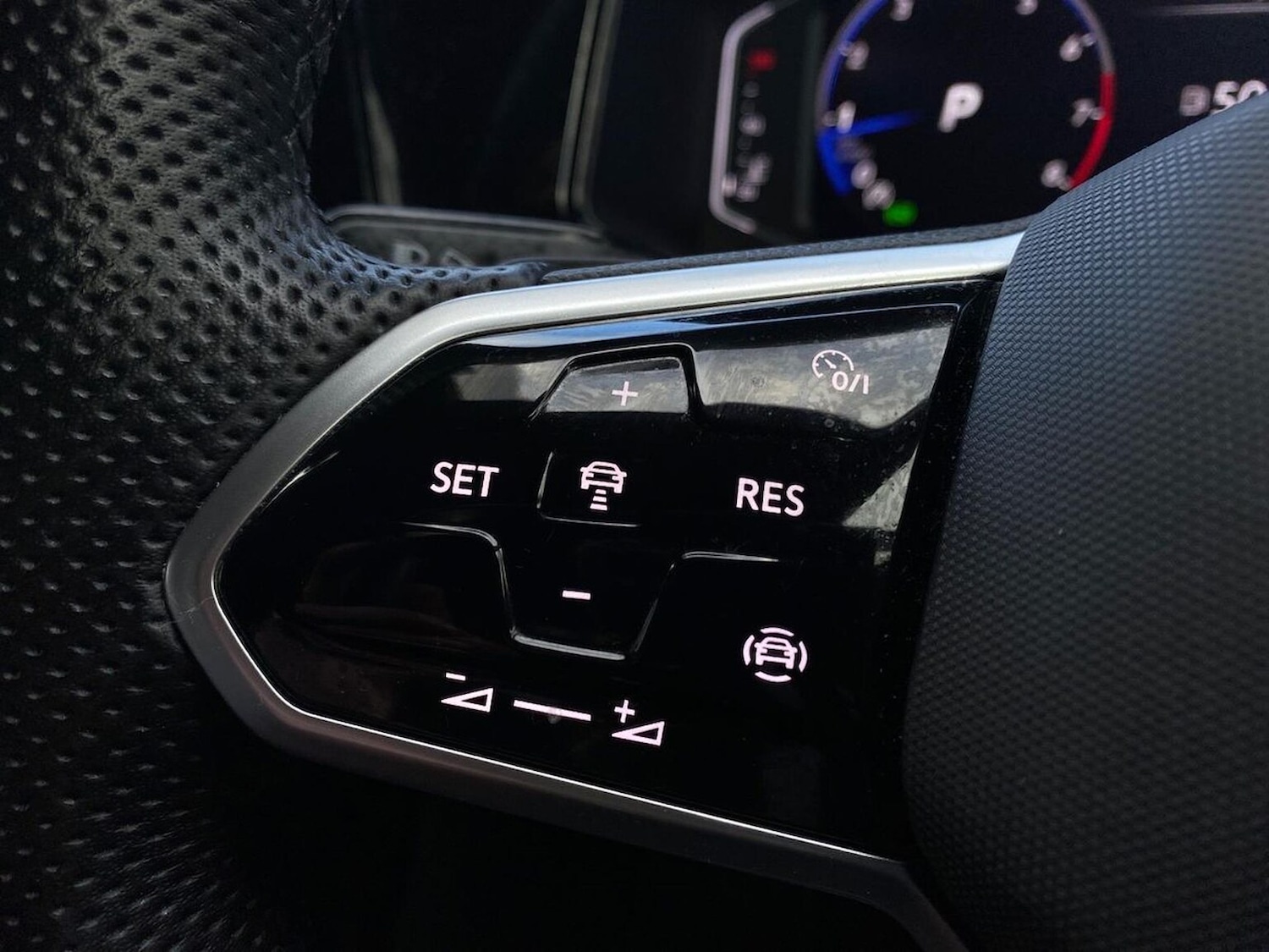 Used Volkswagen T-Roc 2023 for sale - 78131818: Photo 26