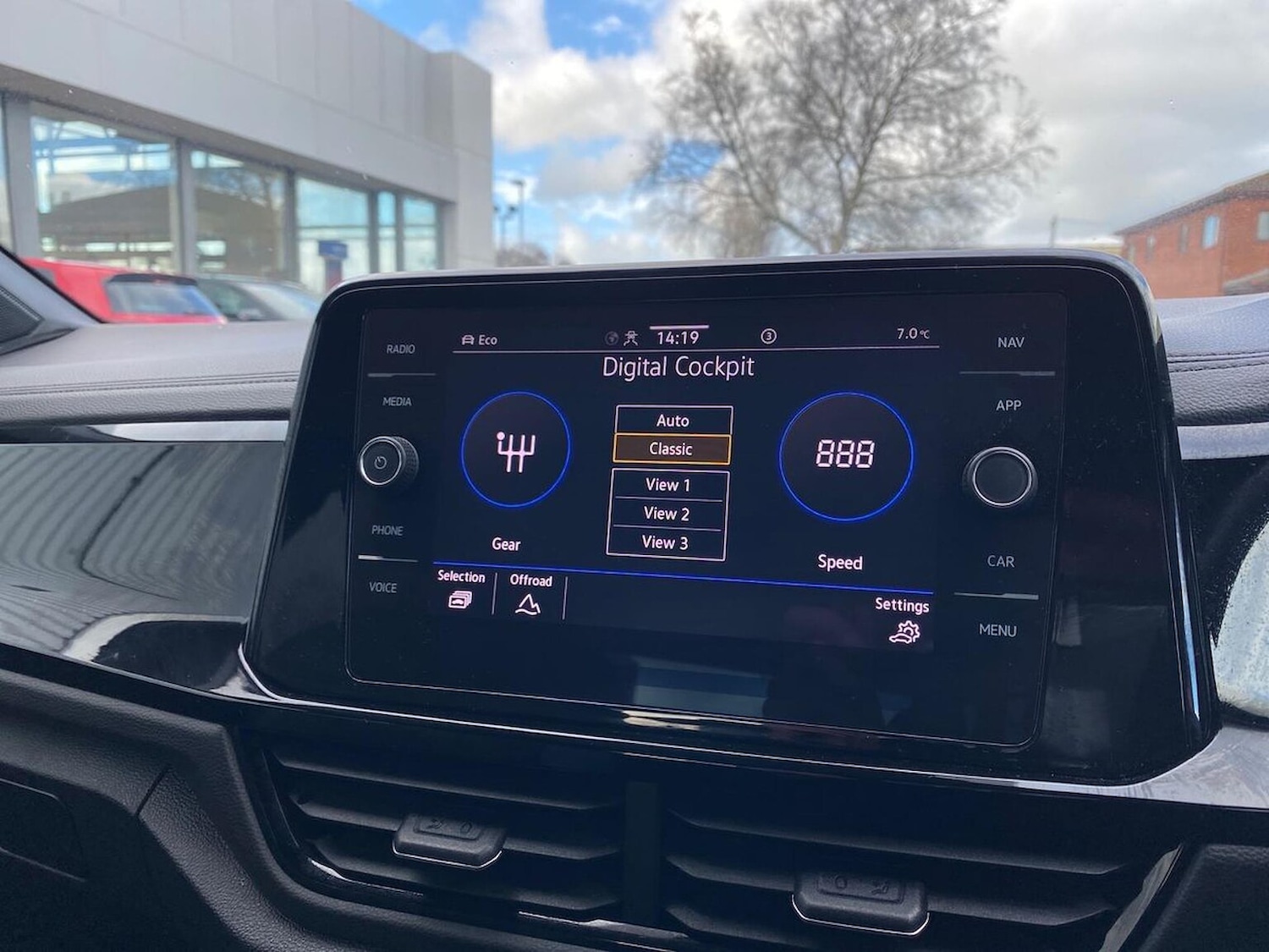 Used Volkswagen T-Roc 2023 for sale - 78131818: Photo 32