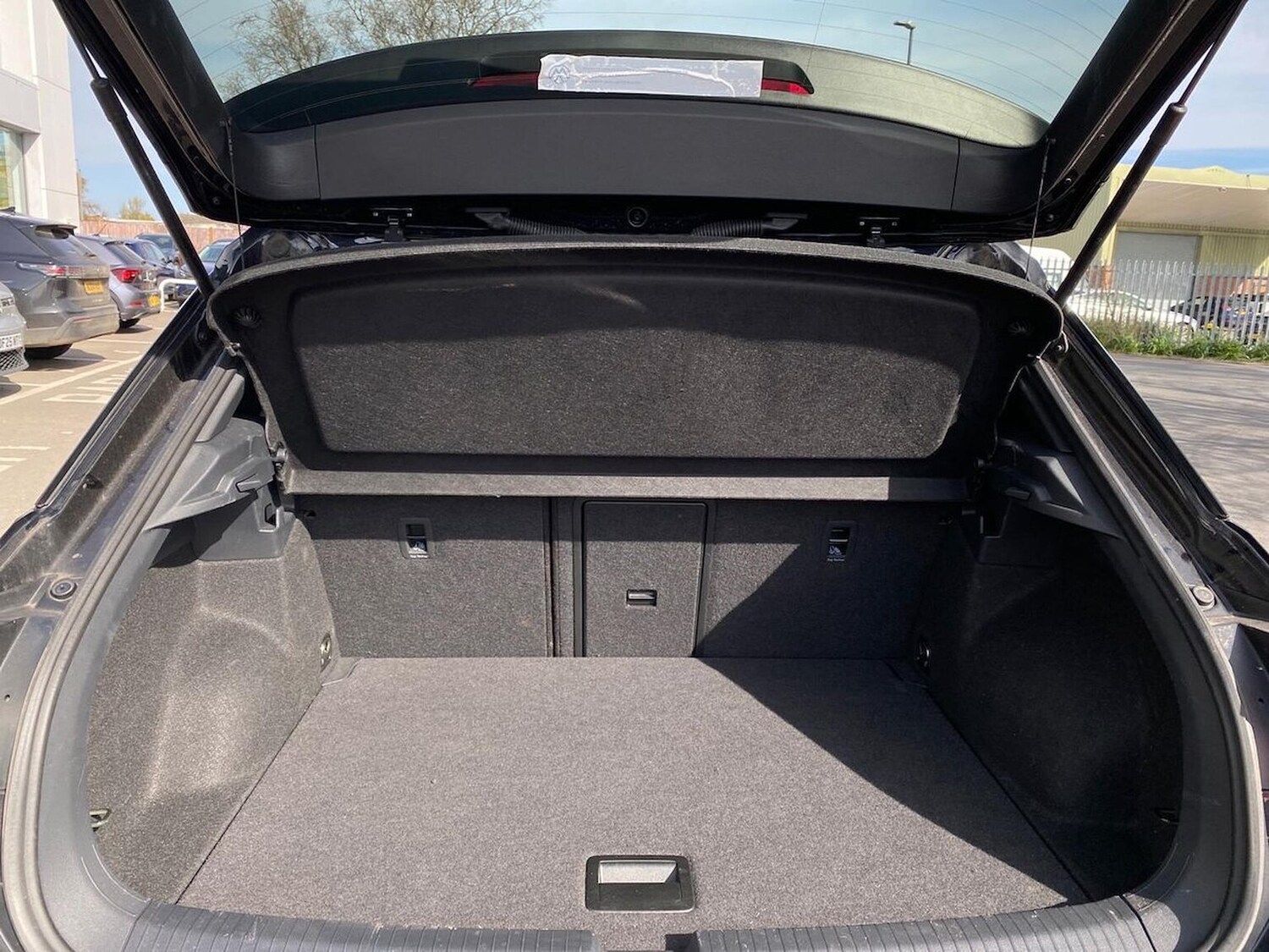 Used Volkswagen T-Roc 2023 for sale - 78194256: Photo 17