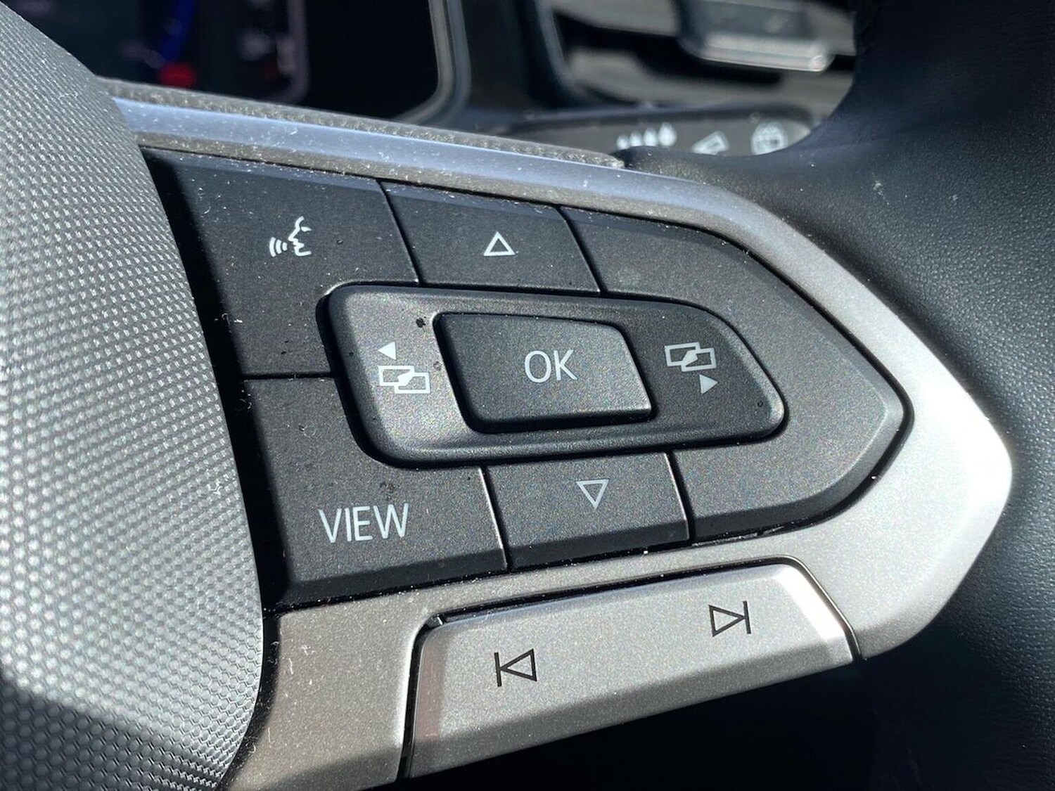 Used Volkswagen T-Roc 2023 for sale - 78194256: Photo 24