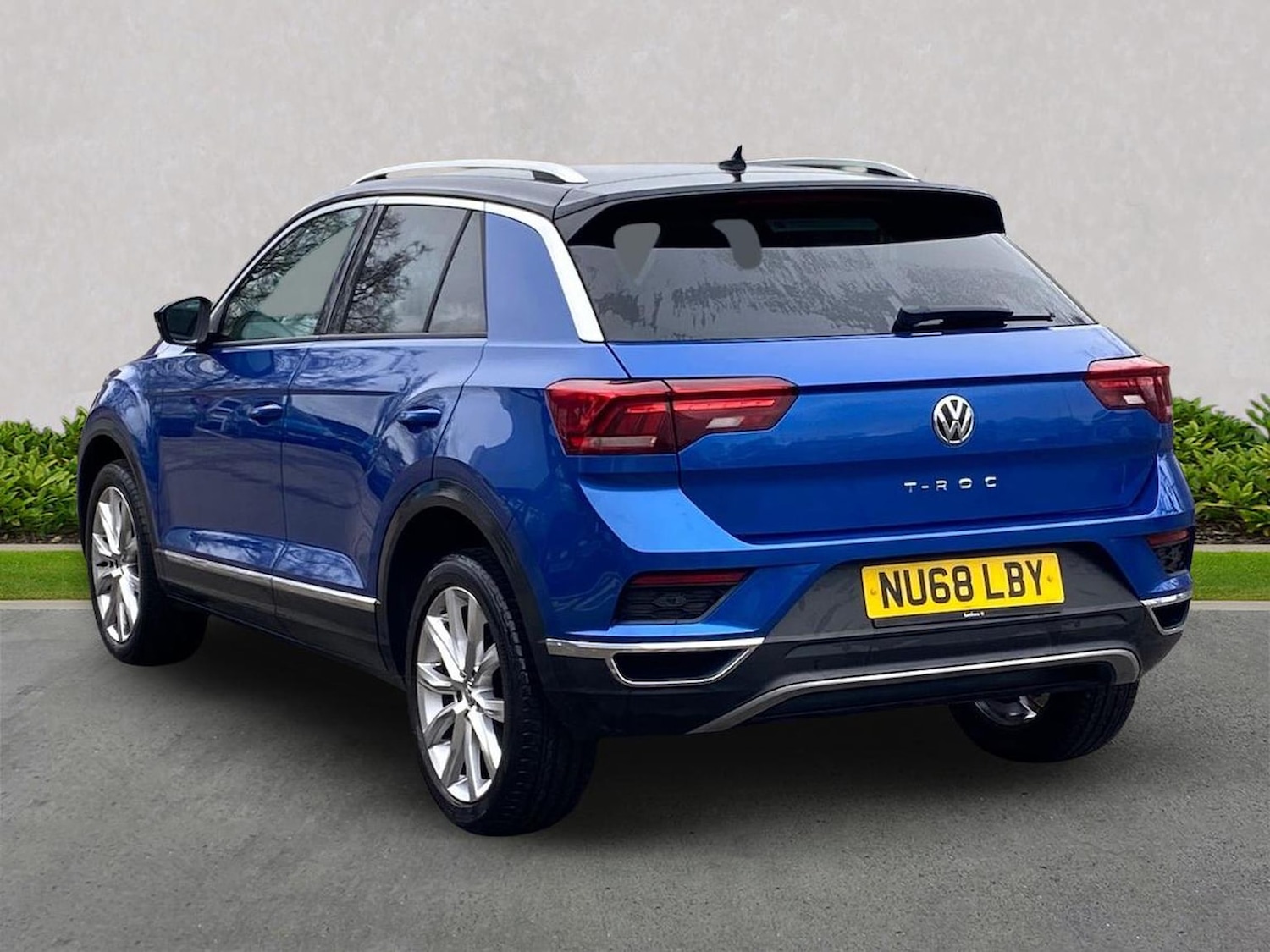 Used Volkswagen T-Roc 2018 for sale - 78195807: Photo 2