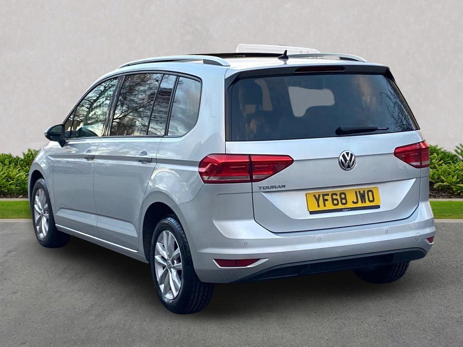 Used Volkswagen Touran 2018 for sale - 76911238: Photo 3