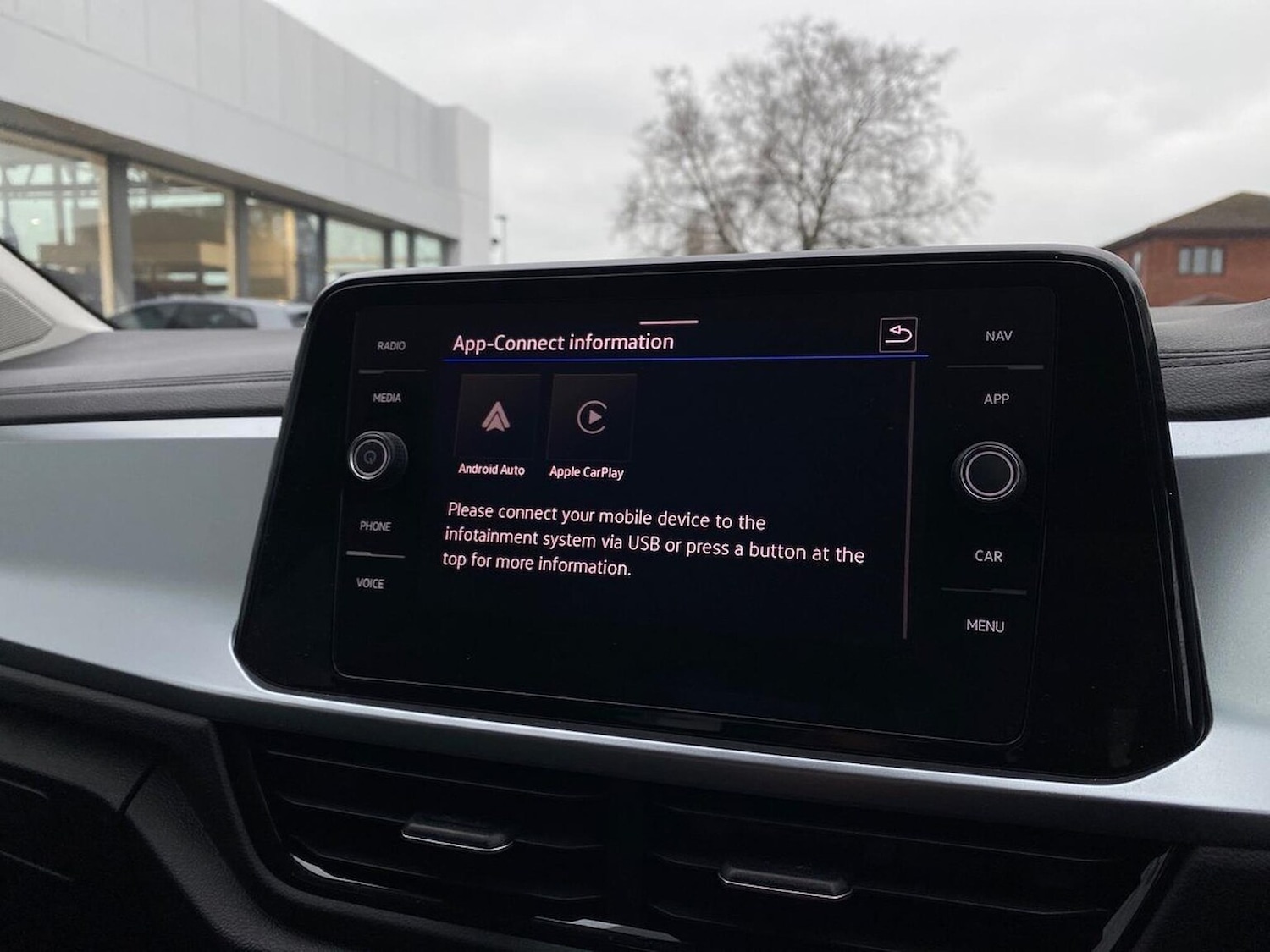 Used Volkswagen T-Roc 2025 for sale - 77916103: Photo 11