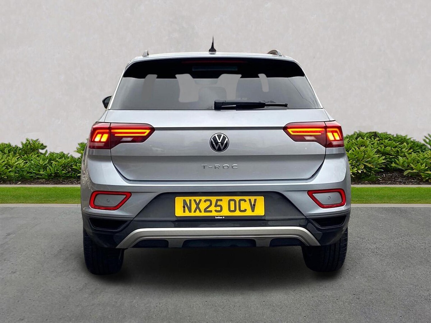 Used Volkswagen T-Roc 2025 for sale - 77916103: Photo 4